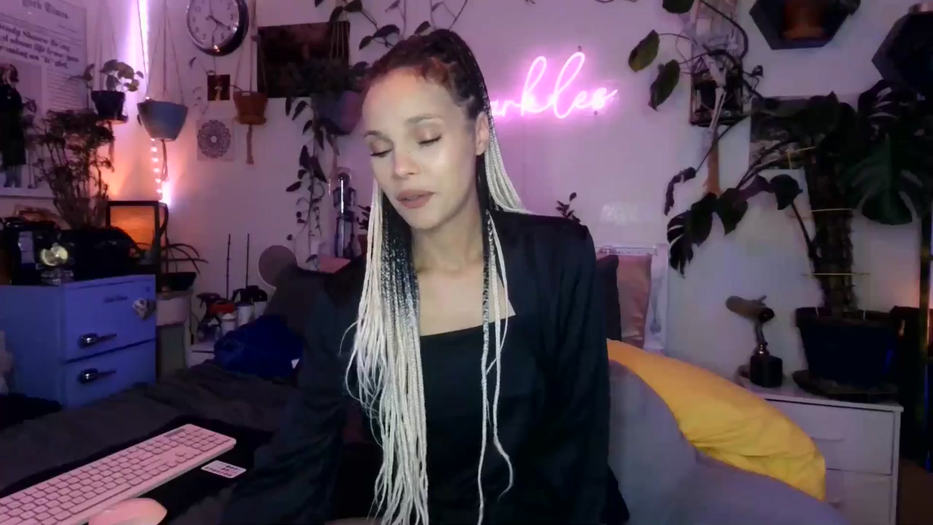 Gallery image thumbnail from SPARKL3S's myfreecams stream on, 01/13/2025, 11:26 image 12 of 20