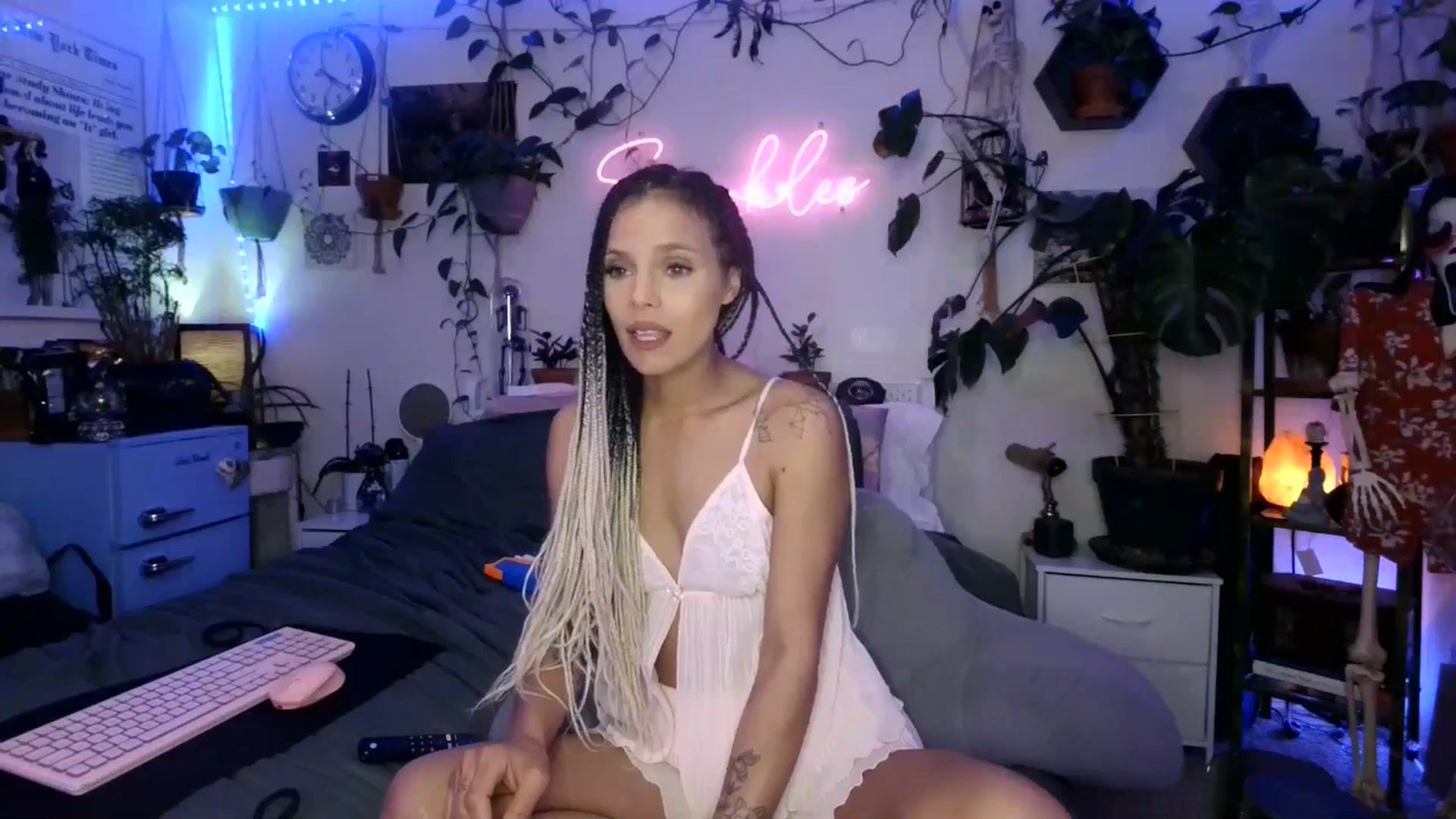 Gallery image thumbnail from SPARKL3S's myfreecams stream on, 01/18/2025, 13:07 image 17 of 20