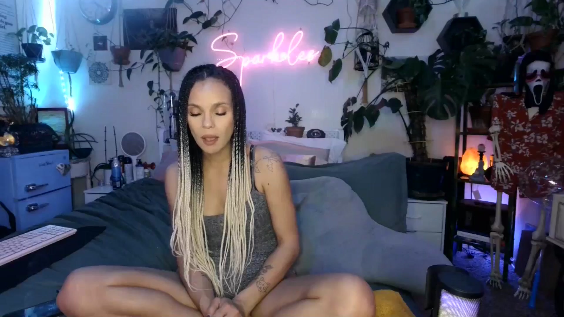 Gallery image thumbnail from SPARKL3S's myfreecams stream on, 01/21/2025, 11:56 image 18 of 20