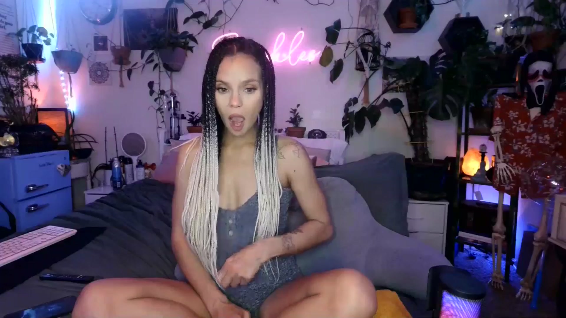 Gallery image thumbnail from SPARKL3S's myfreecams stream on, 01/21/2025, 11:56 image 17 of 20