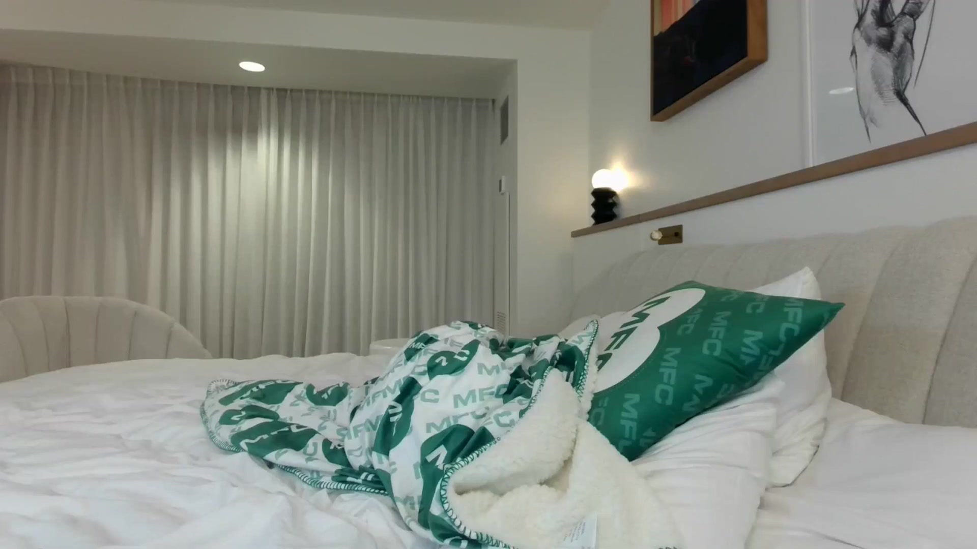 Gallery image thumbnail from SPARKL3S's myfreecams stream on, 01/25/2025, 10:02 image 16 of 20