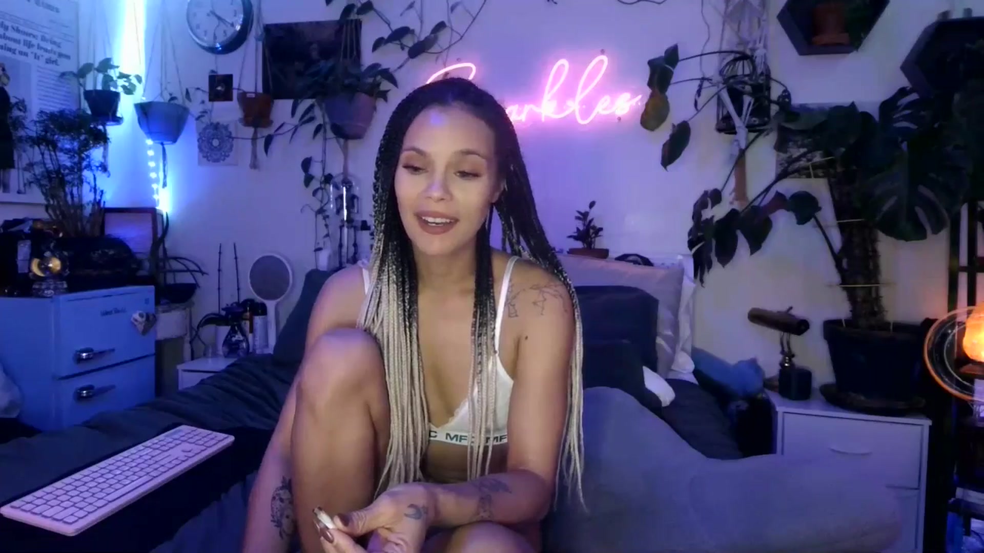 Gallery image thumbnail from SPARKL3S's myfreecams stream on, 01/27/2025, 13:24 image 11 of 20