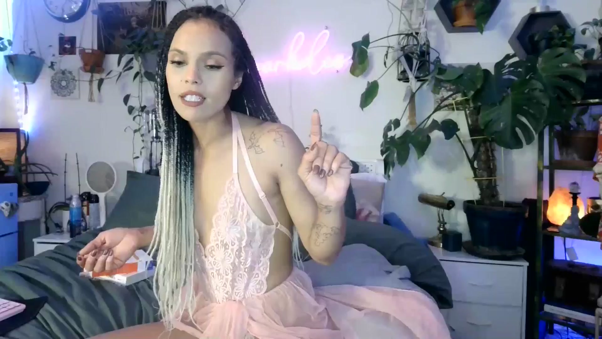 Gallery image thumbnail from SPARKL3S's myfreecams stream on, 01/29/2025, 12:54 image 5 of 20