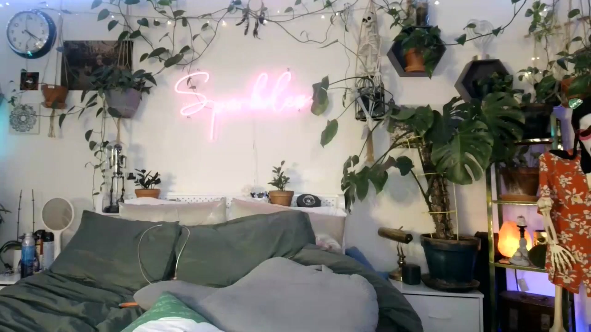 Gallery image thumbnail from SPARKL3S's myfreecams stream on, 01/29/2025, 12:54 image 15 of 20