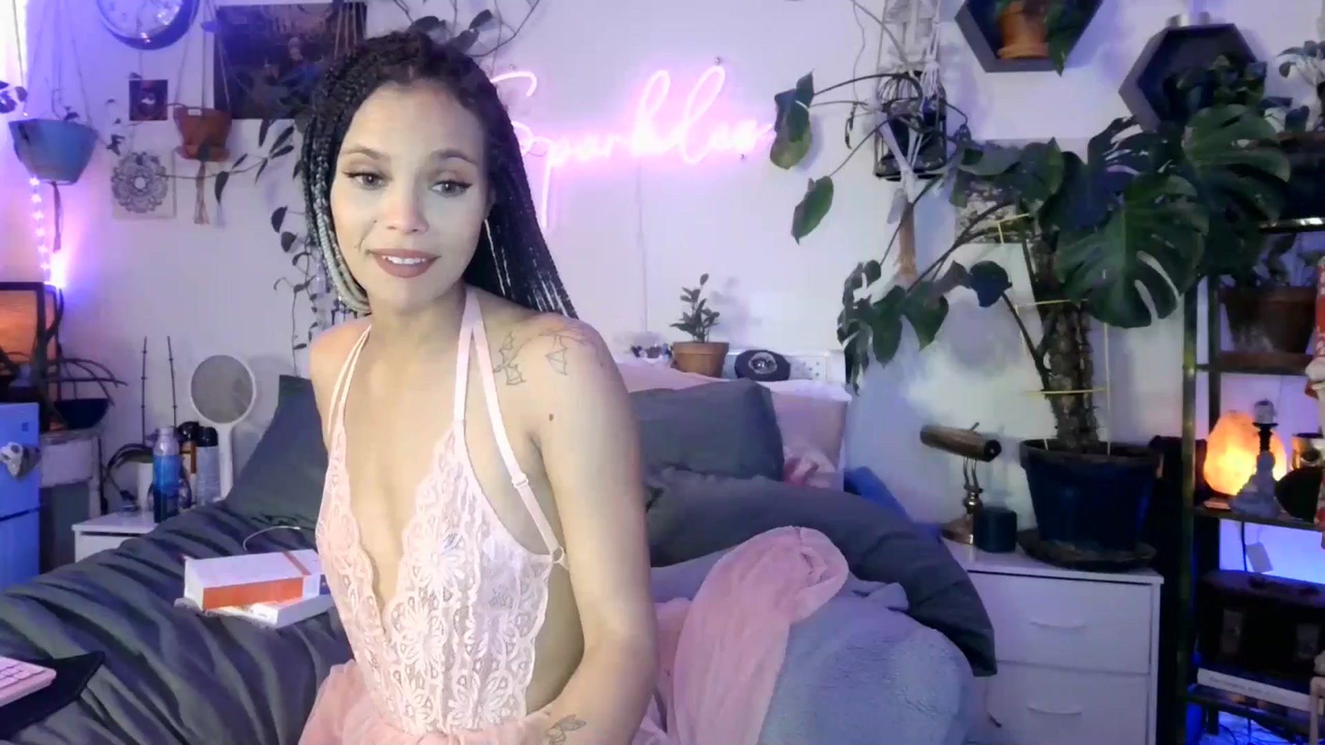 Gallery image thumbnail from SPARKL3S's myfreecams stream on, 01/29/2025, 12:54 image 6 of 20