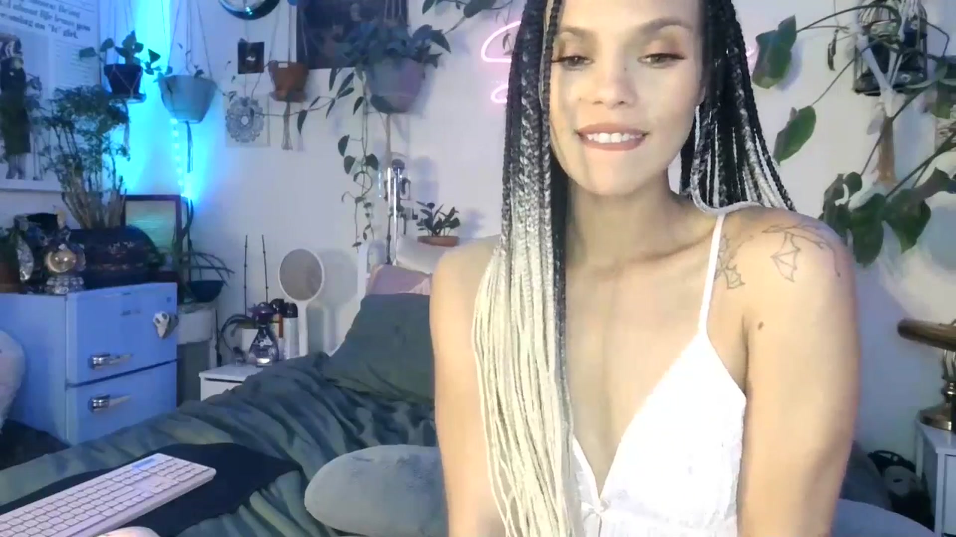 Gallery image thumbnail from SPARKL3S's myfreecams stream on, 02/01/2025, 11:56 image 6 of 20