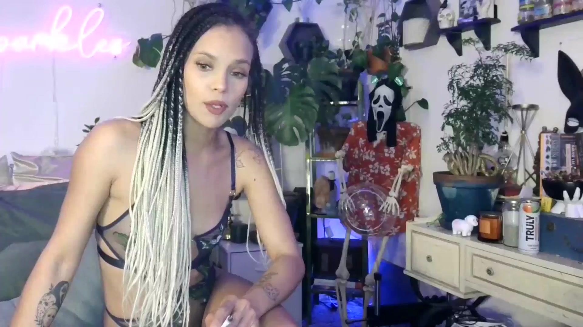 Gallery image thumbnail from SPARKL3S's myfreecams stream on, 02/03/2025, 07:25 image 5 of 20