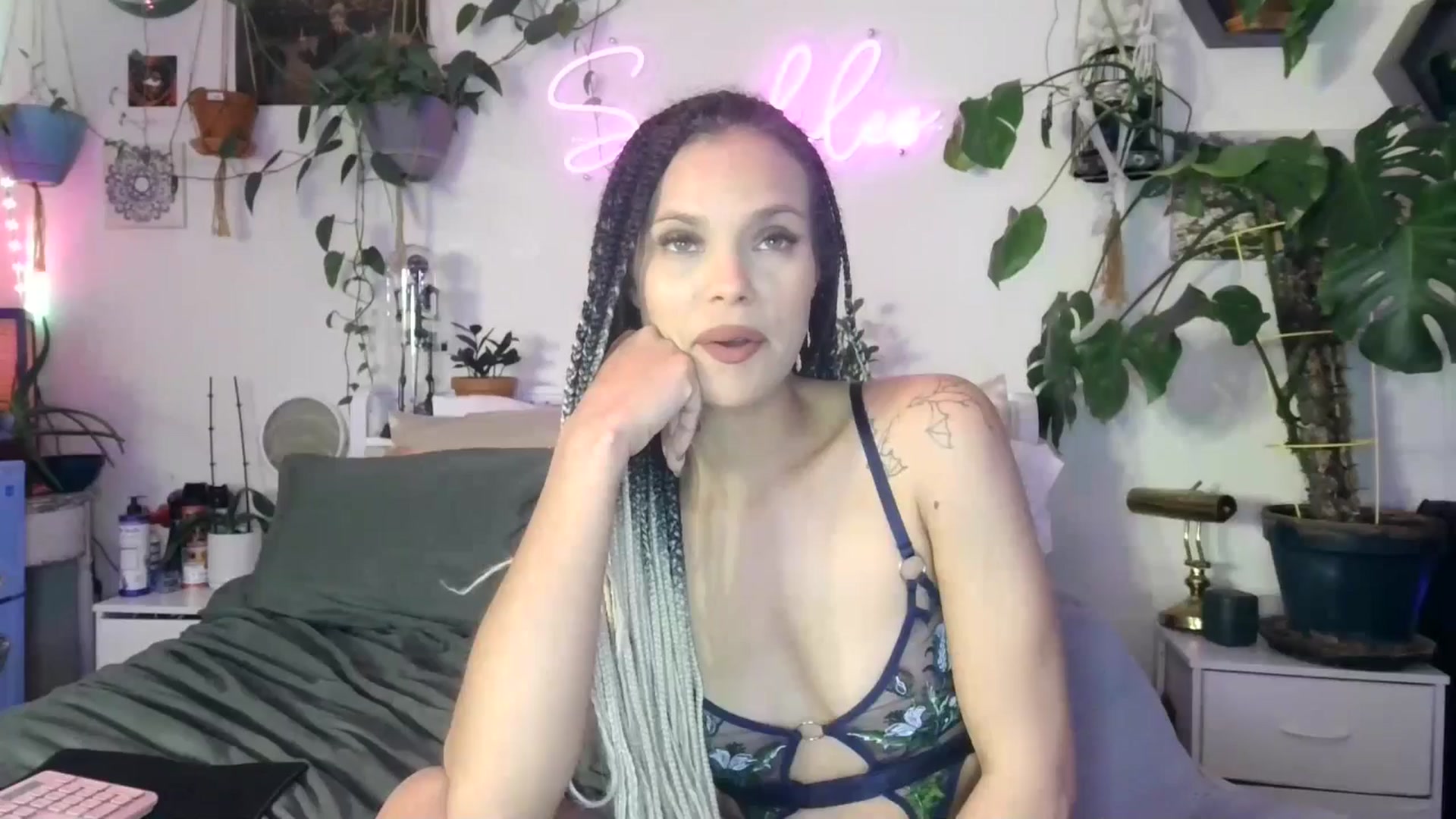 Gallery image thumbnail from SPARKL3S's myfreecams stream on, 02/03/2025, 08:03 image 7 of 20