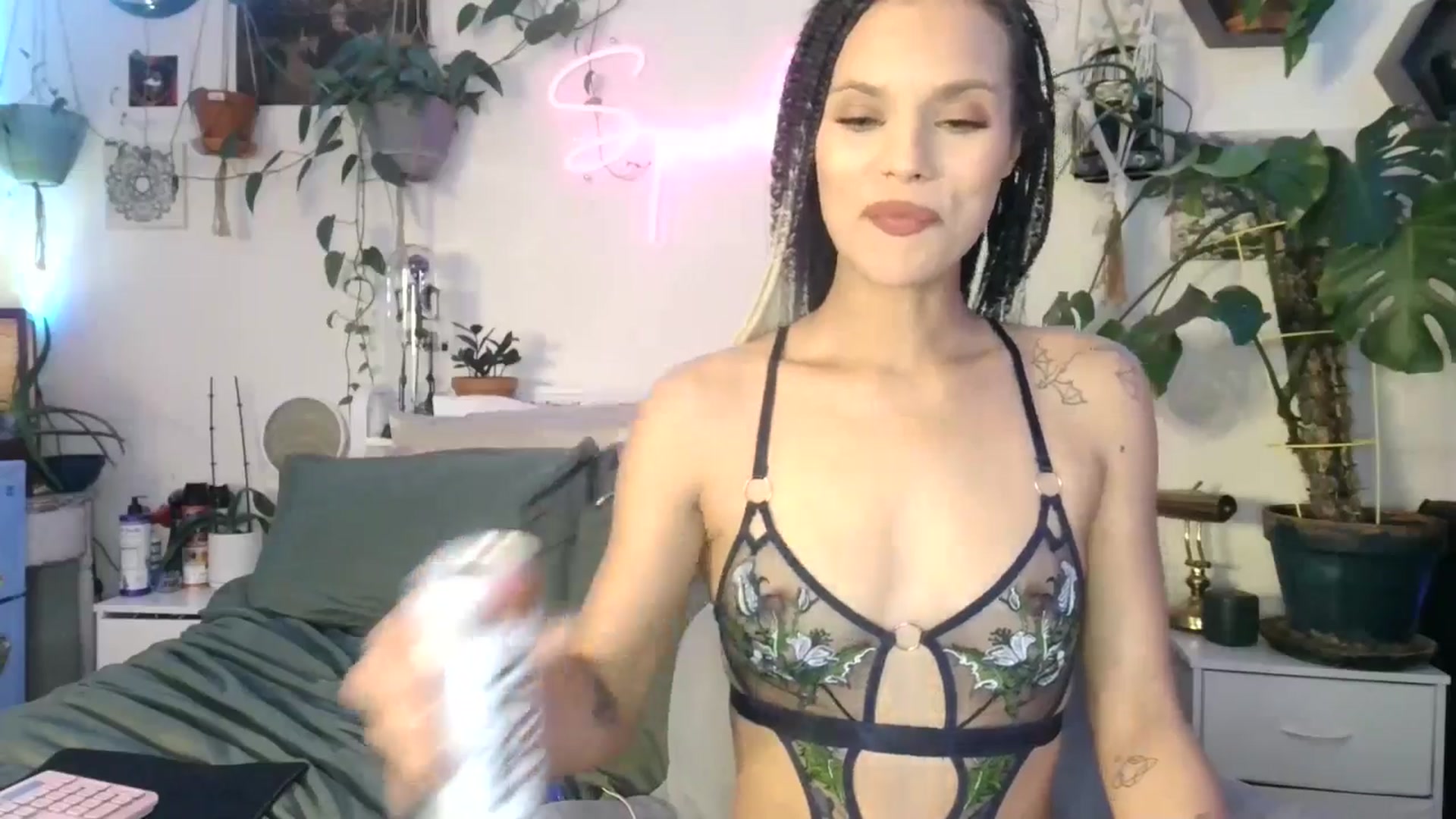 Gallery image thumbnail from SPARKL3S's myfreecams stream on, 02/03/2025, 08:03 image 5 of 20