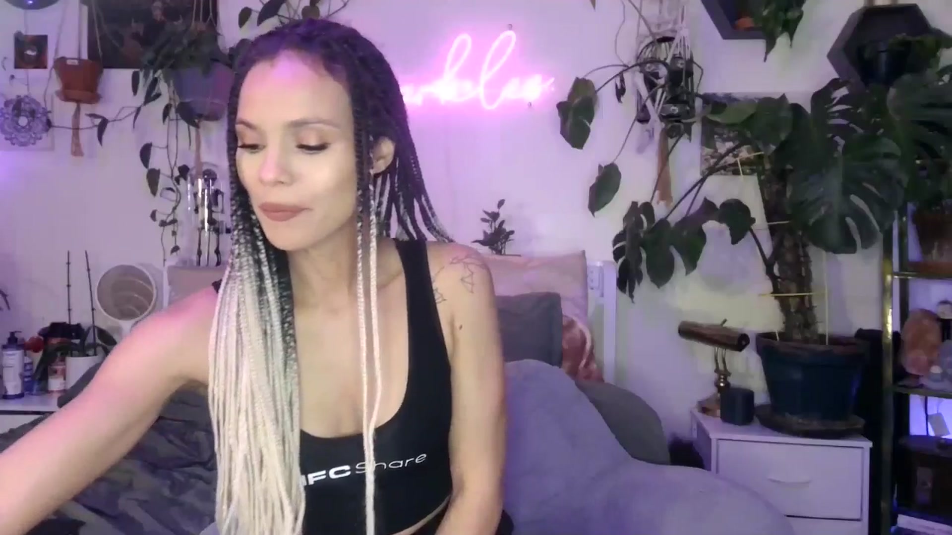 Gallery image thumbnail from SPARKL3S's myfreecams stream on, 02/05/2025, 10:35 image 9 of 20
