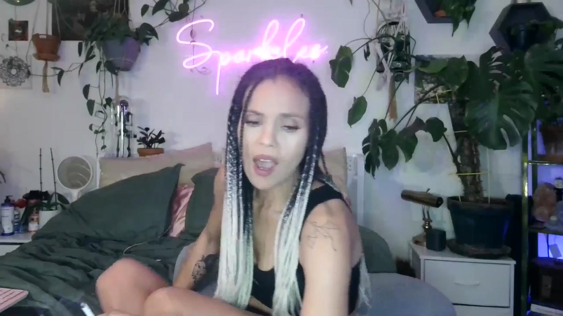 Gallery image thumbnail from SPARKL3S's myfreecams stream on, 02/05/2025, 12:28 image 17 of 20