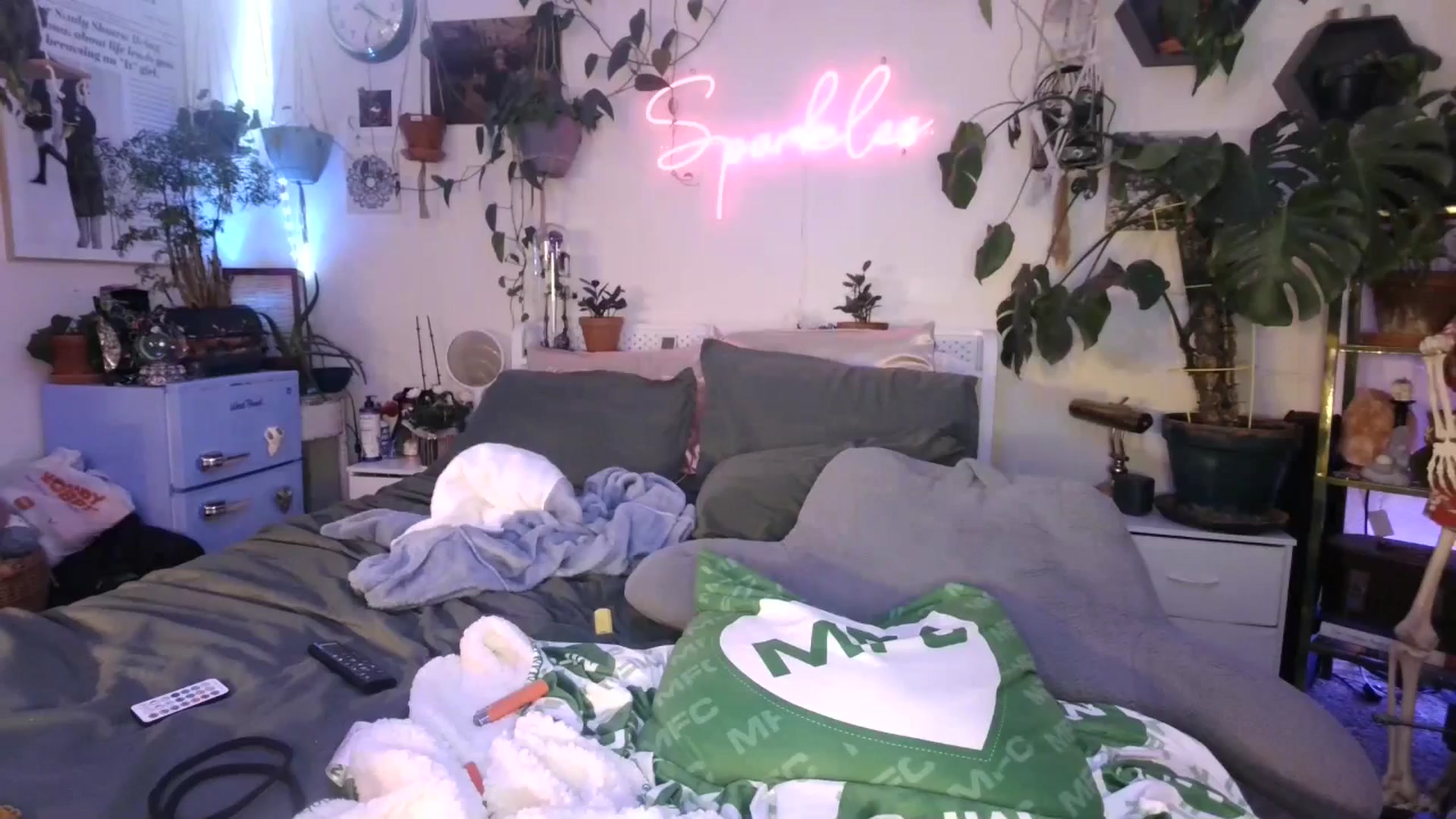 Gallery image thumbnail from SPARKL3S's myfreecams stream on, 02/07/2025, 09:31 image 19 of 20
