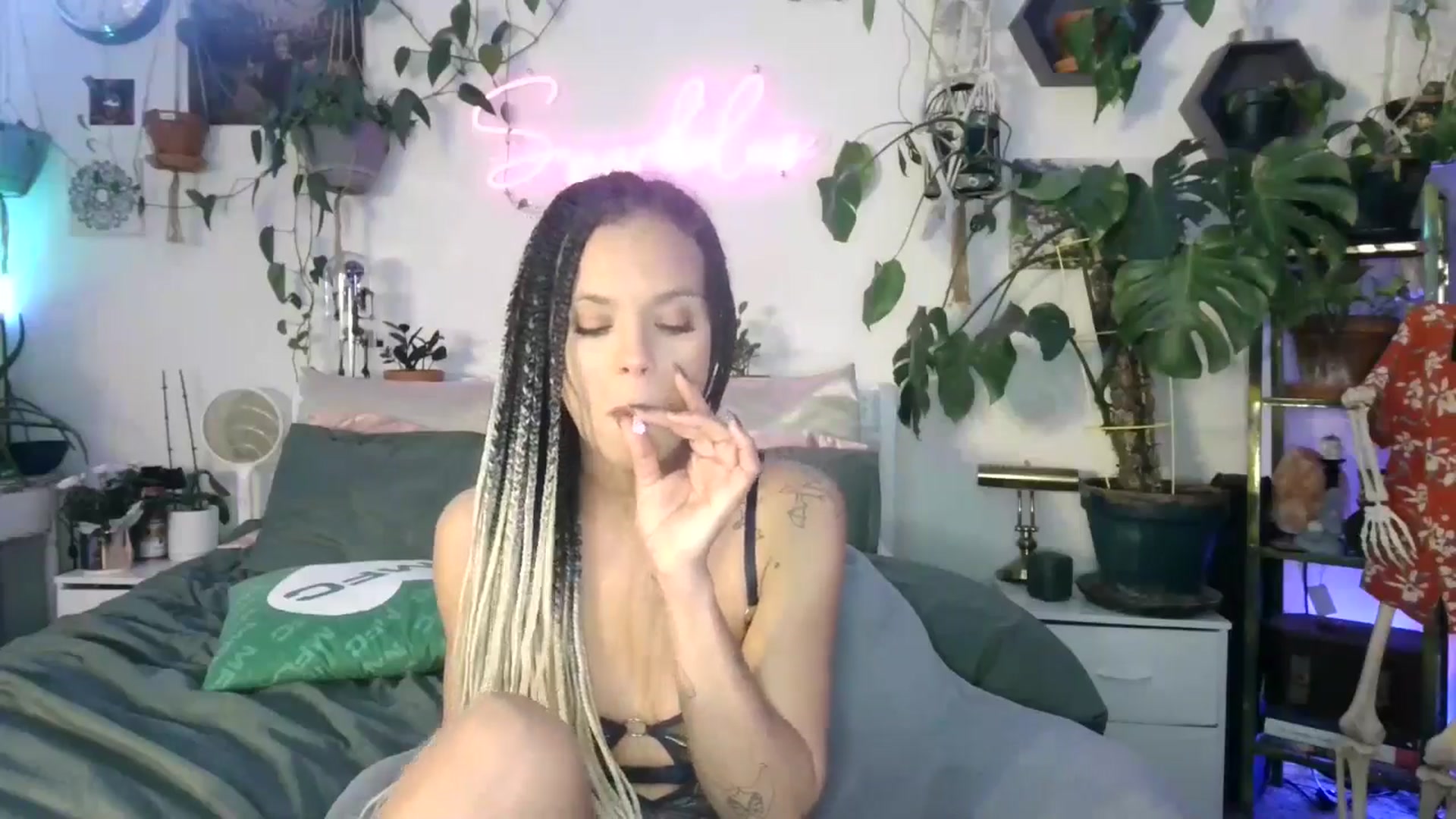 Gallery image thumbnail from SPARKL3S's myfreecams stream on, 02/09/2025, 09:12 image 3 of 20