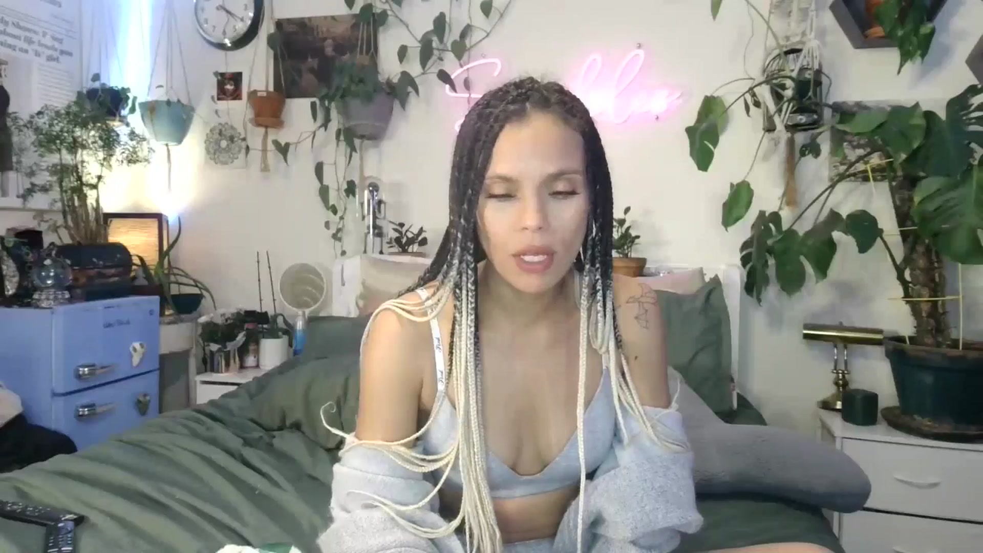 Gallery image thumbnail from SPARKL3S's myfreecams stream on, 02/10/2025, 07:23 image 5 of 20