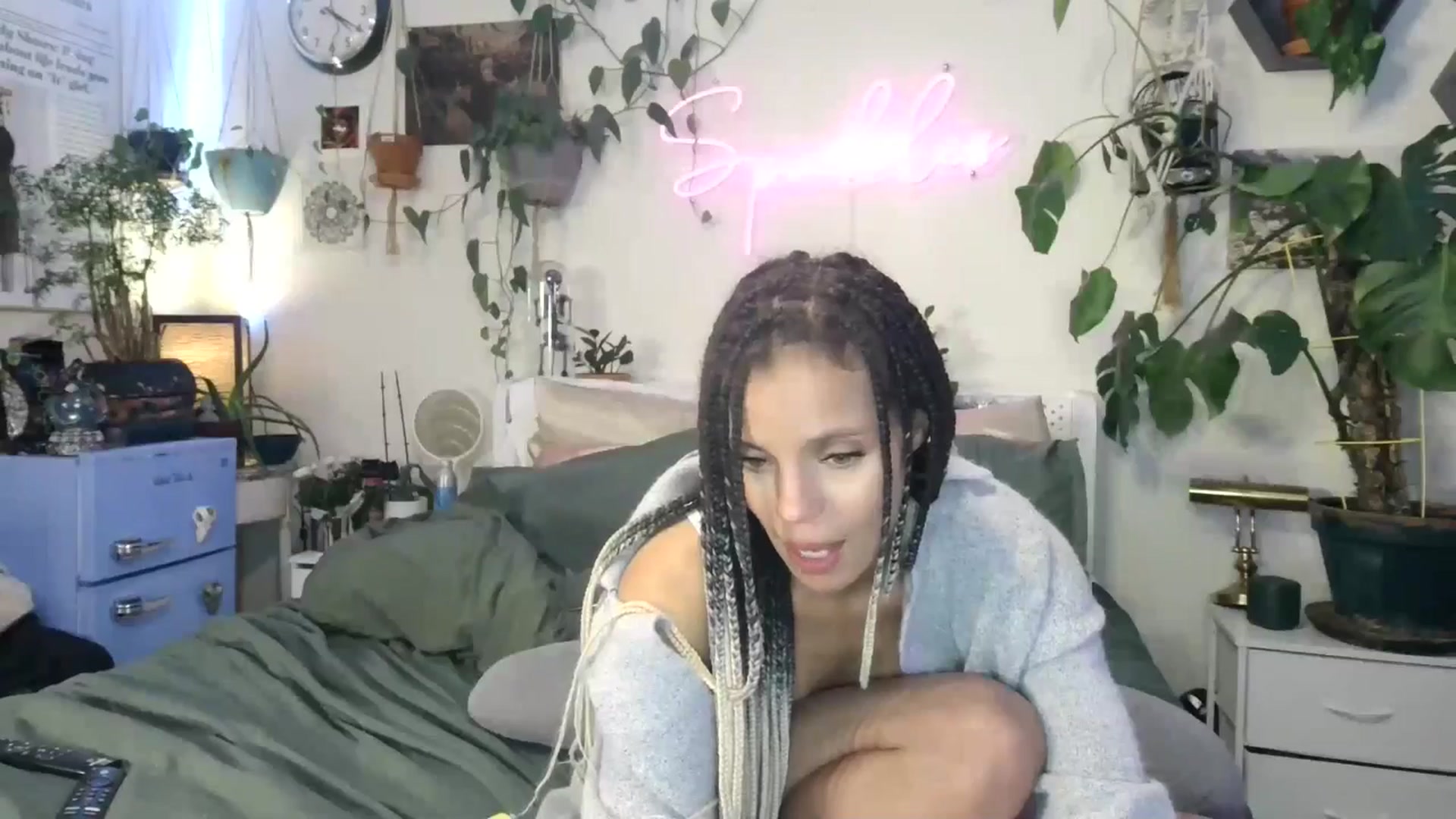 Gallery image thumbnail from SPARKL3S's myfreecams stream on, 02/10/2025, 09:10 image 7 of 20