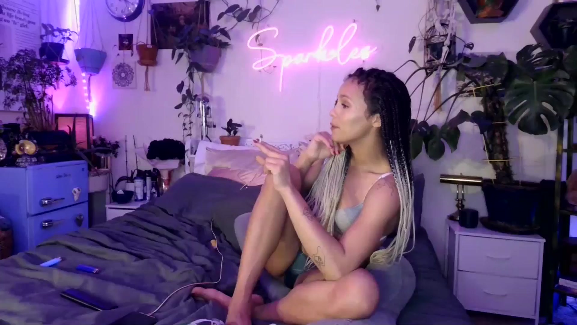 Gallery image thumbnail from SPARKL3S's myfreecams stream on, 02/18/2025, 09:01 image 10 of 20