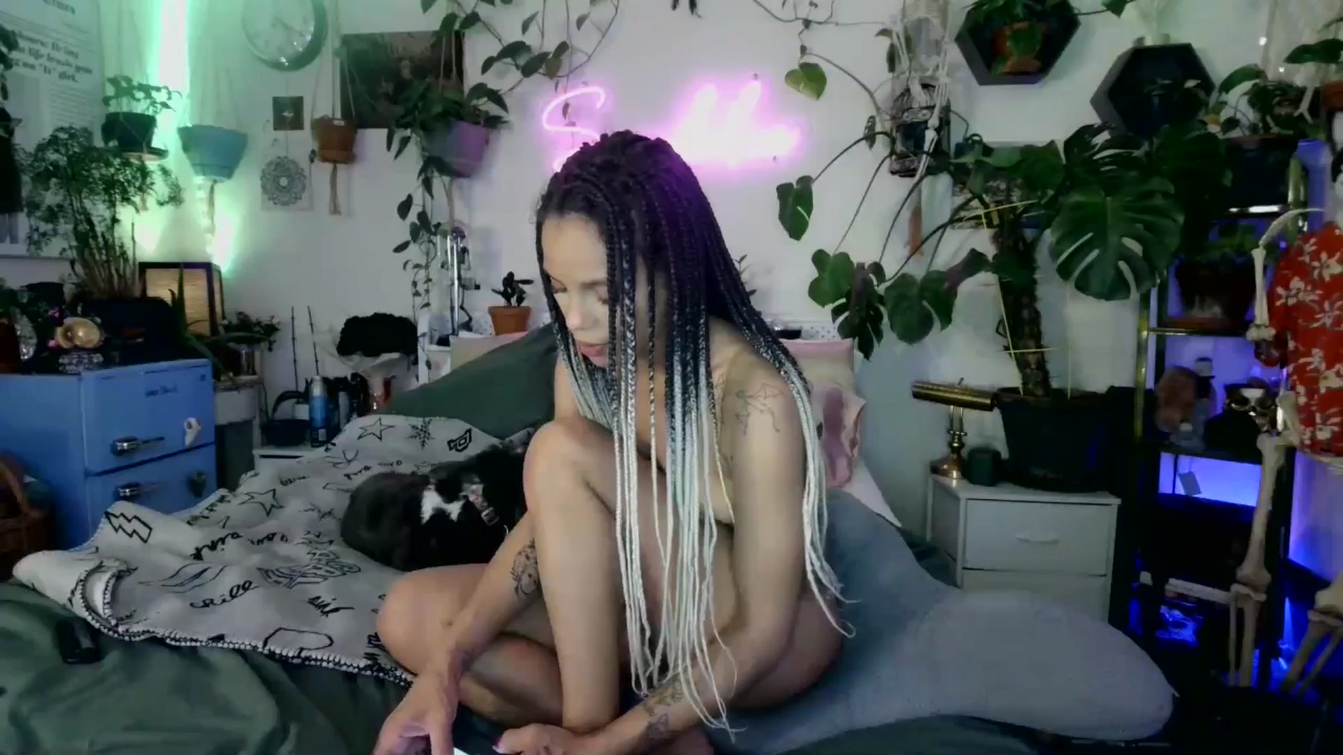 Gallery image thumbnail from SPARKL3S's myfreecams stream on, 02/21/2025, 13:10 image 19 of 20