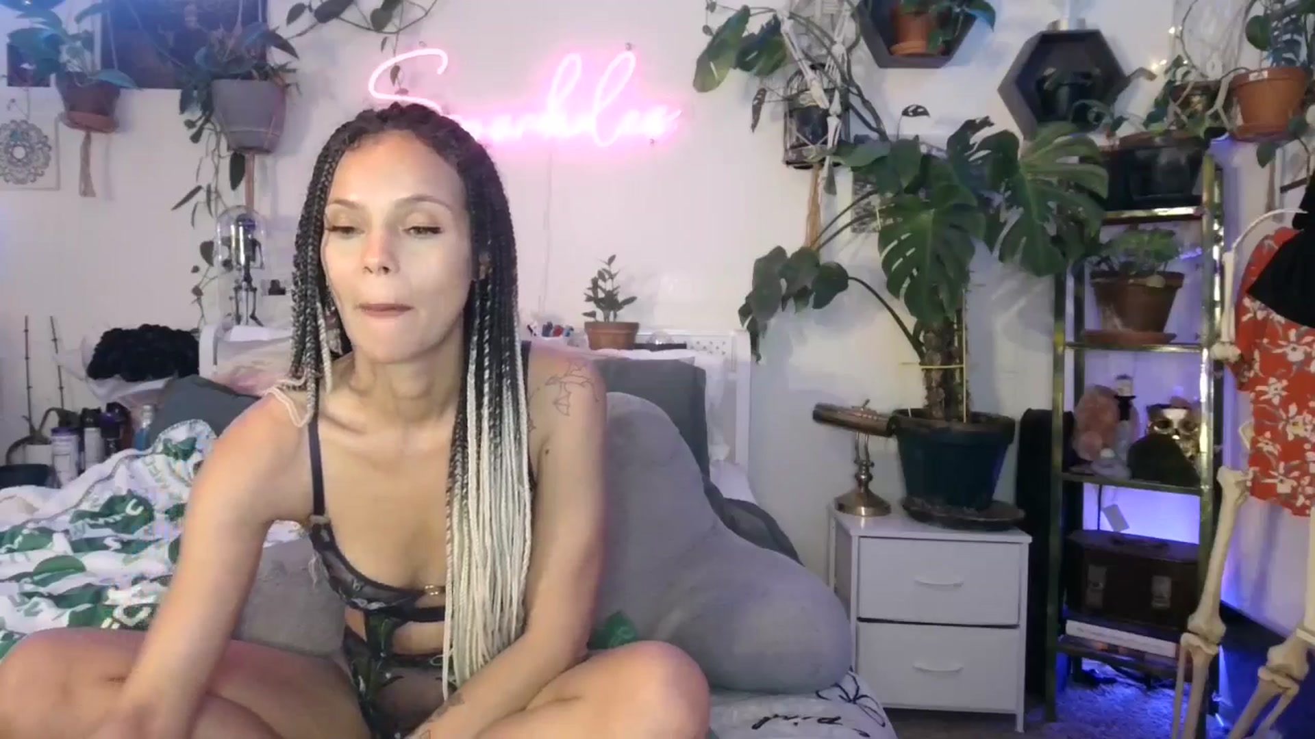 Gallery image thumbnail from SPARKL3S's myfreecams stream on, 03/06/2025, 11:01 image 7 of 20