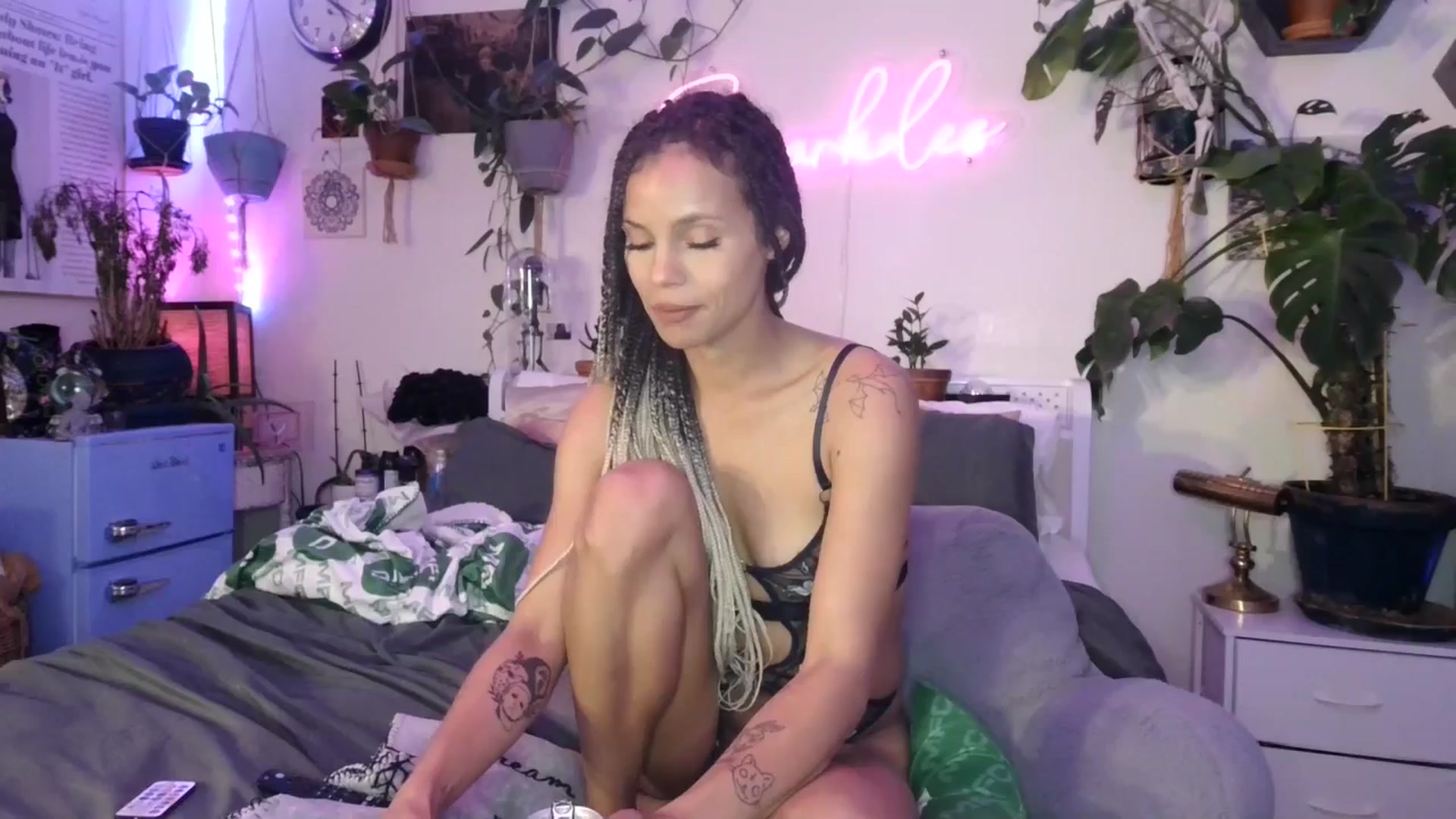 Gallery image thumbnail from SPARKL3S's myfreecams stream on, 03/06/2025, 12:44 image 4 of 20