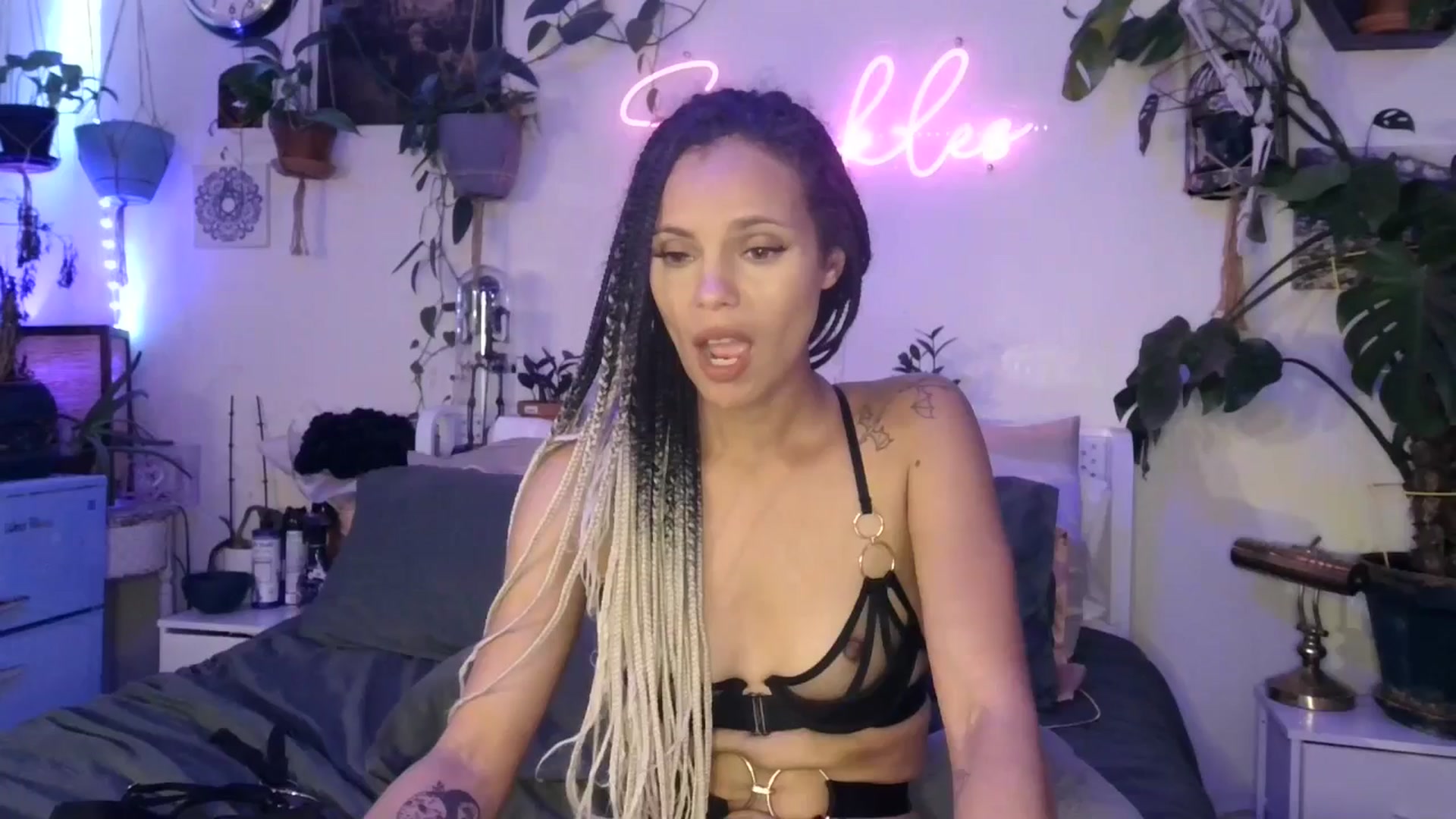 Gallery image thumbnail from SPARKL3S's myfreecams stream on, 03/09/2025, 11:58 image 2 of 20