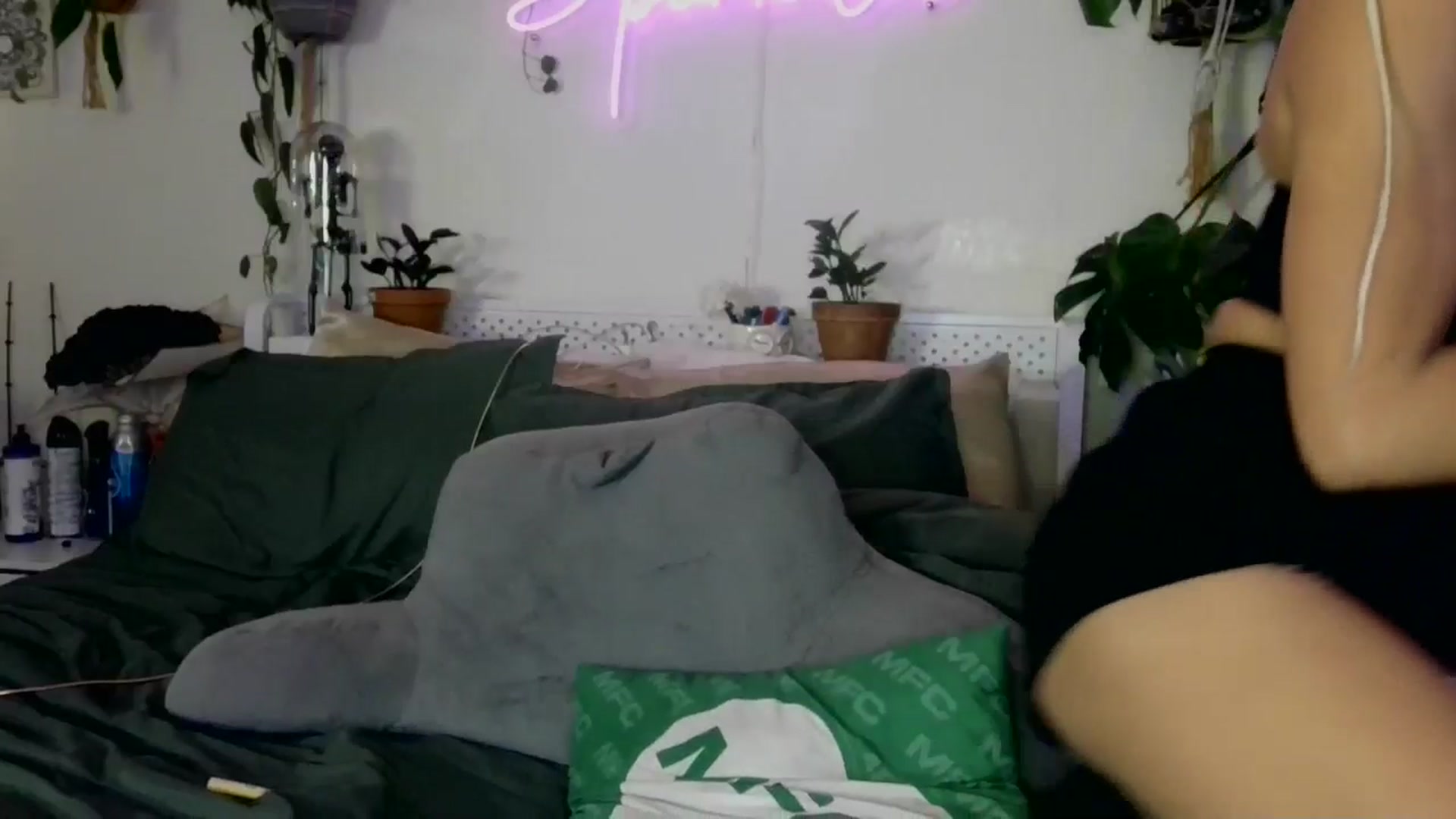 Gallery image thumbnail from SPARKL3S's myfreecams stream on, 03/24/2025, 10:14 image 5 of 20