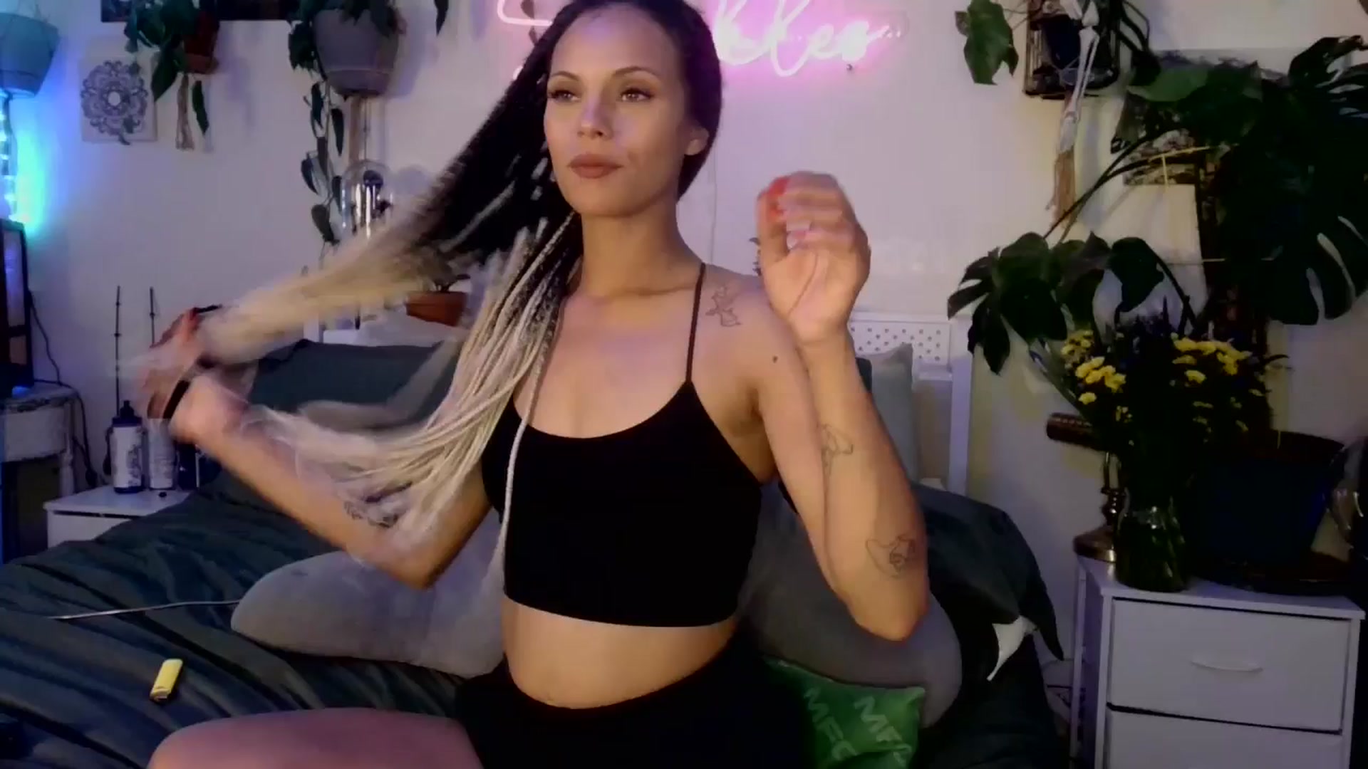 Gallery image thumbnail from SPARKL3S's myfreecams stream on, 03/24/2025, 10:14 image 1 of 20