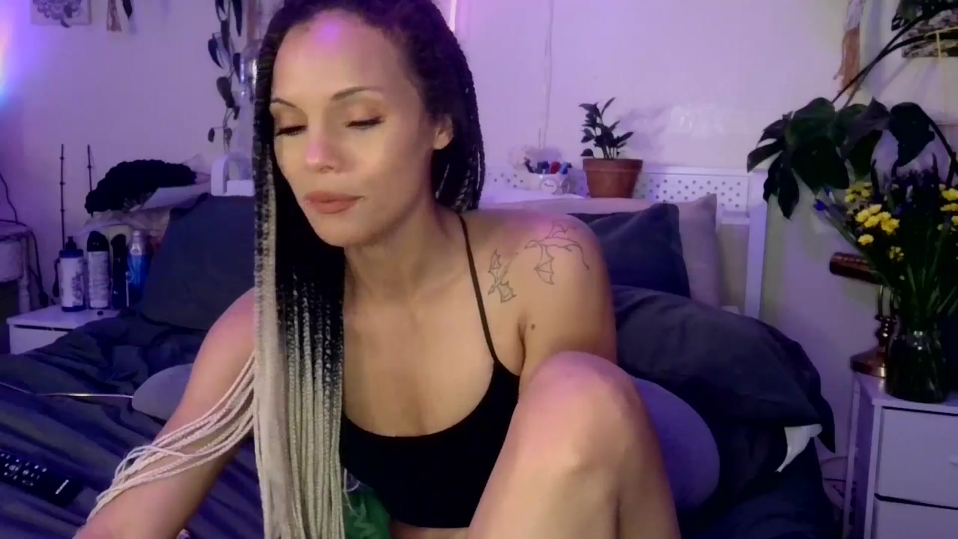 Gallery image thumbnail from SPARKL3S's myfreecams stream on, 03/24/2025, 11:15 image 7 of 20