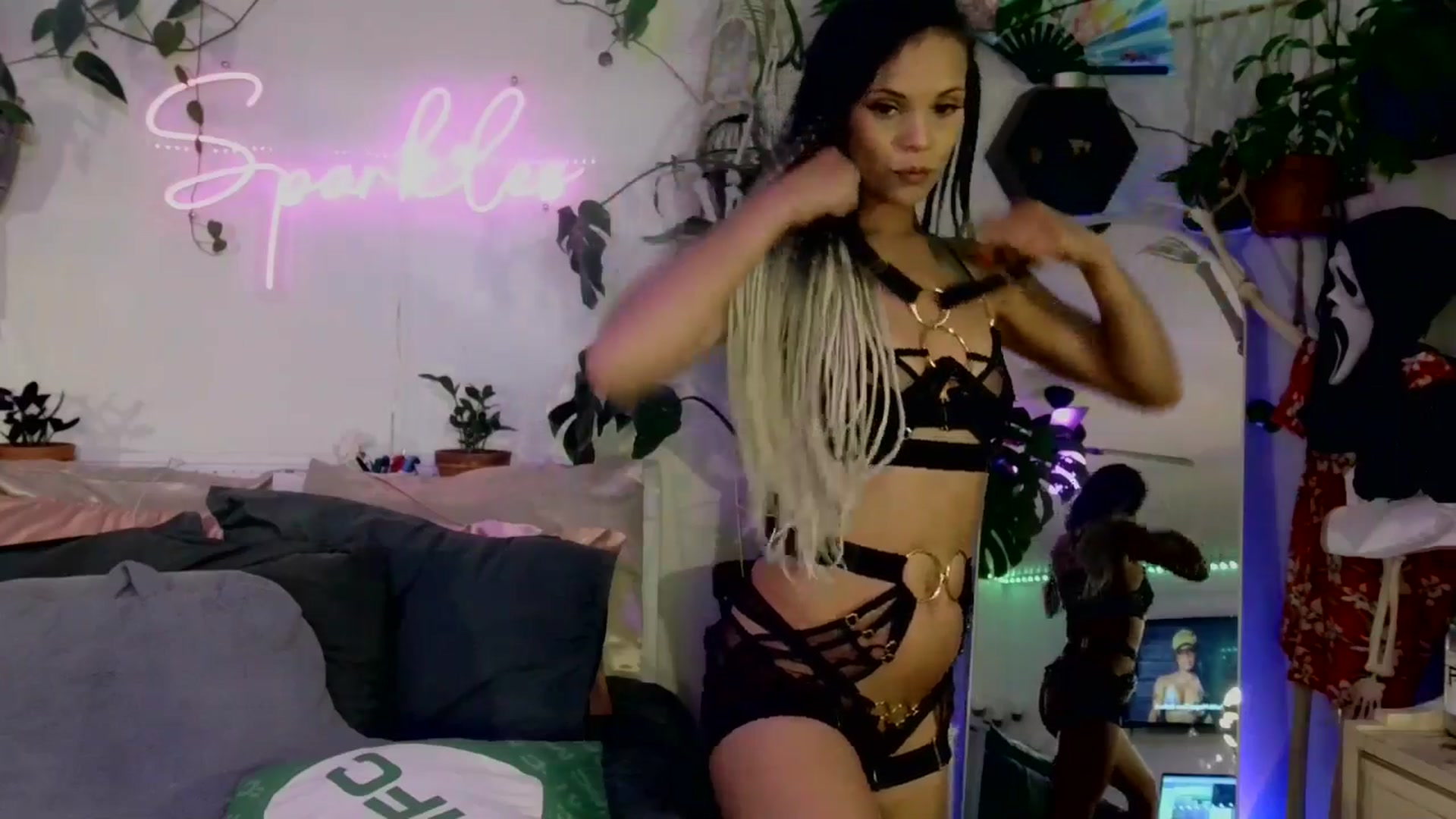 Gallery image thumbnail from SPARKL3S's myfreecams stream on, 03/31/2025, 09:39 image 3 of 20