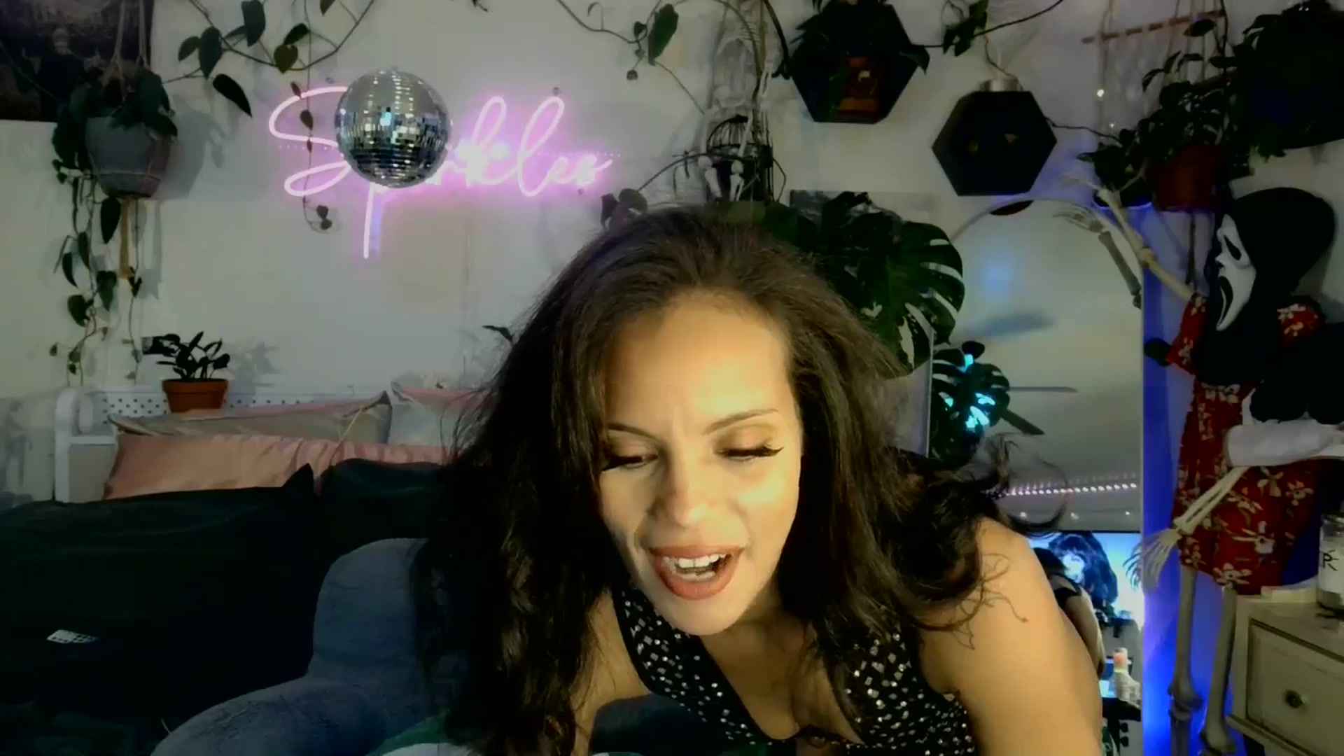 Gallery image thumbnail from SPARKL3S's myfreecams stream on, 04/03/2025, 09:48 image 7 of 20