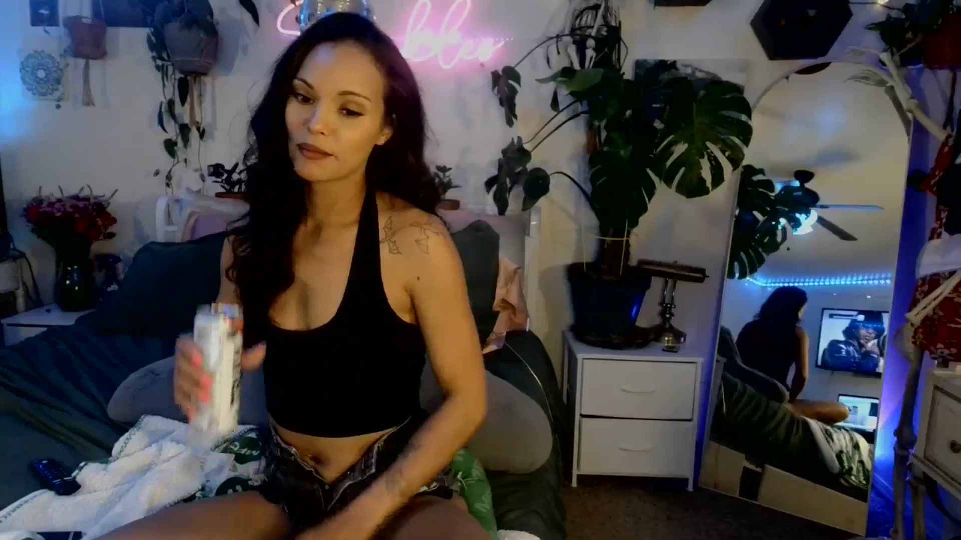 Gallery image thumbnail from SPARKL3S's myfreecams stream on, 04/05/2025, 07:08 image 4 of 20