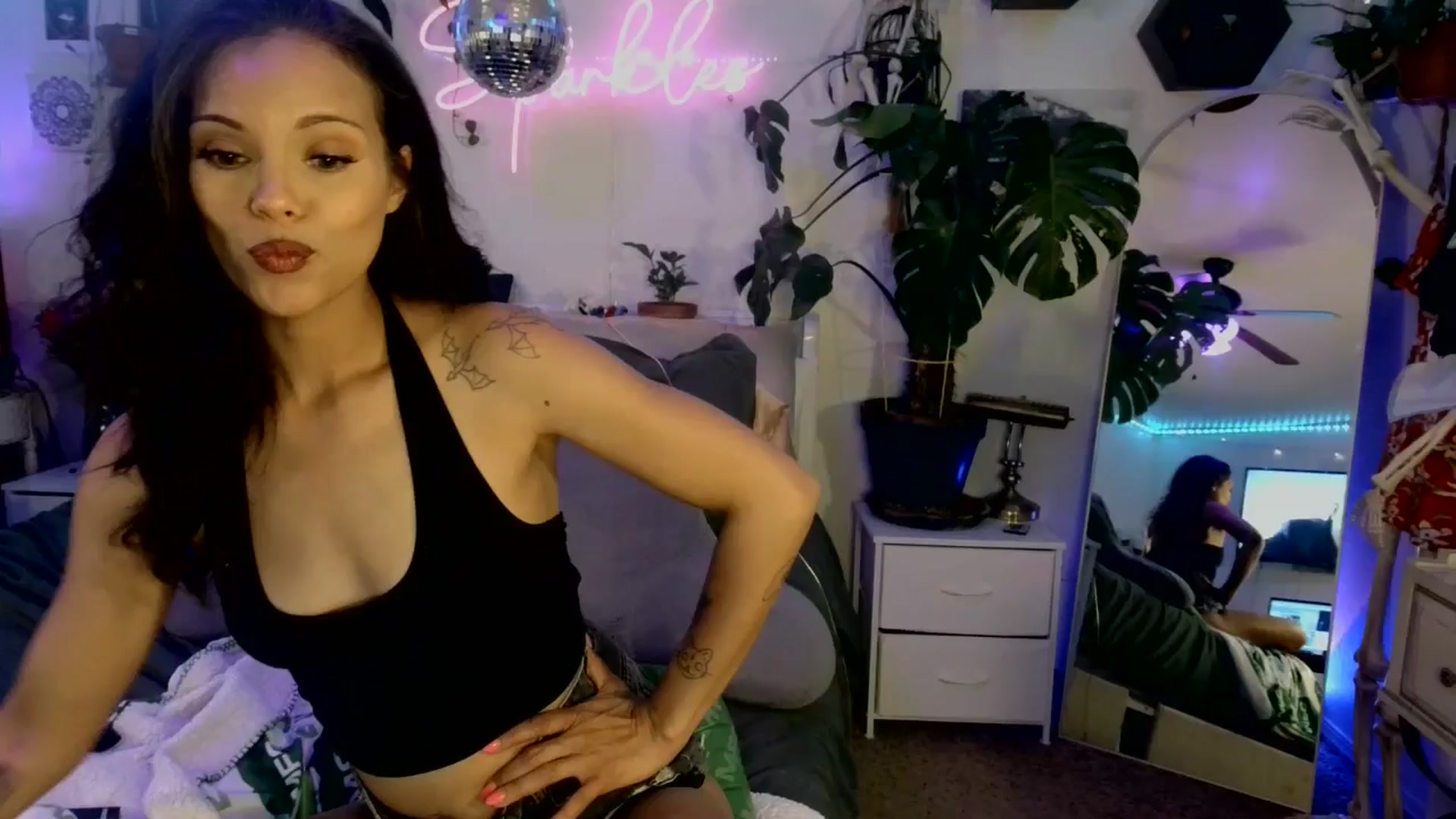 Gallery image thumbnail from SPARKL3S's myfreecams stream on, 04/05/2025, 07:08 image 1 of 20