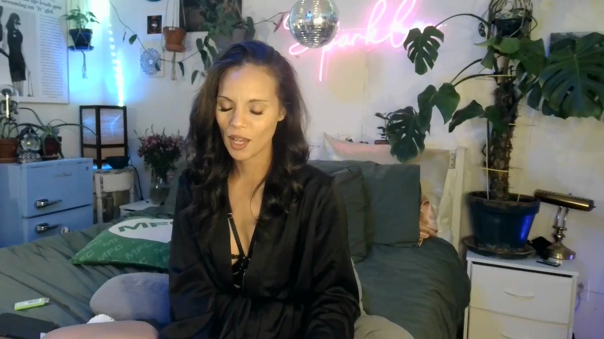 Gallery image thumbnail from SPARKL3S's myfreecams stream on, 04/13/2025, 11:22 image 15 of 20