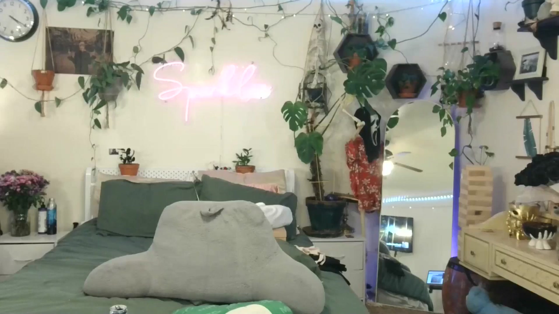 Gallery image thumbnail from SPARKL3S's myfreecams stream on, 05/04/2025, 10:32 image 9 of 20