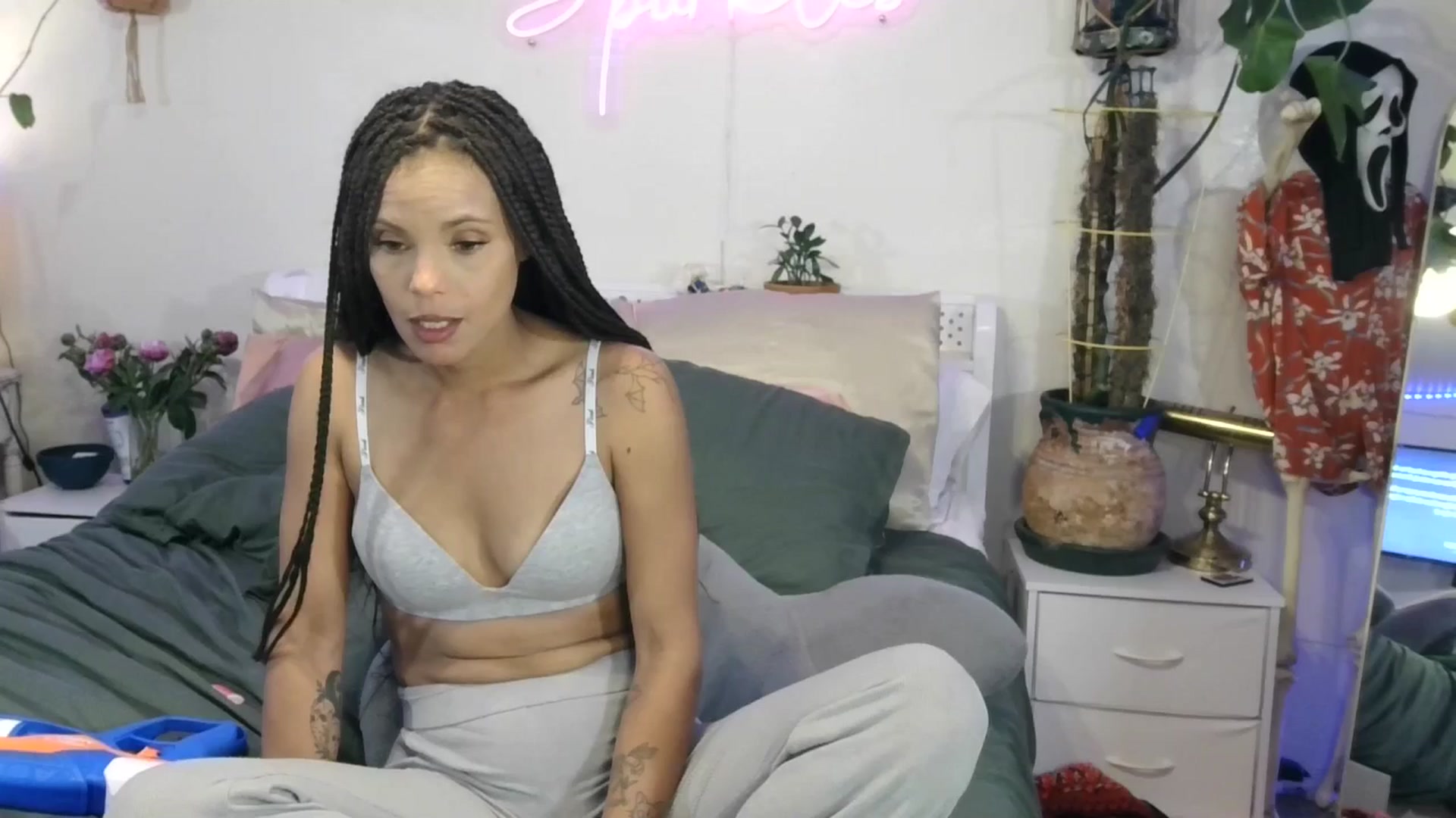 Gallery image thumbnail from SPARKL3S's myfreecams stream on, 05/17/2025, 12:06 image 10 of 20