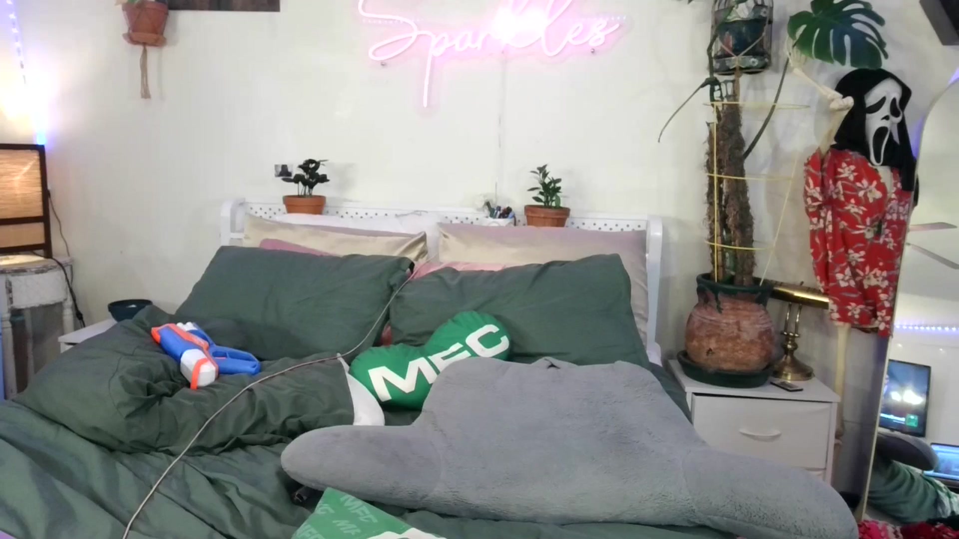 Gallery image thumbnail from SPARKL3S's myfreecams stream on, 06/01/2025, 12:18 image 20 of 20