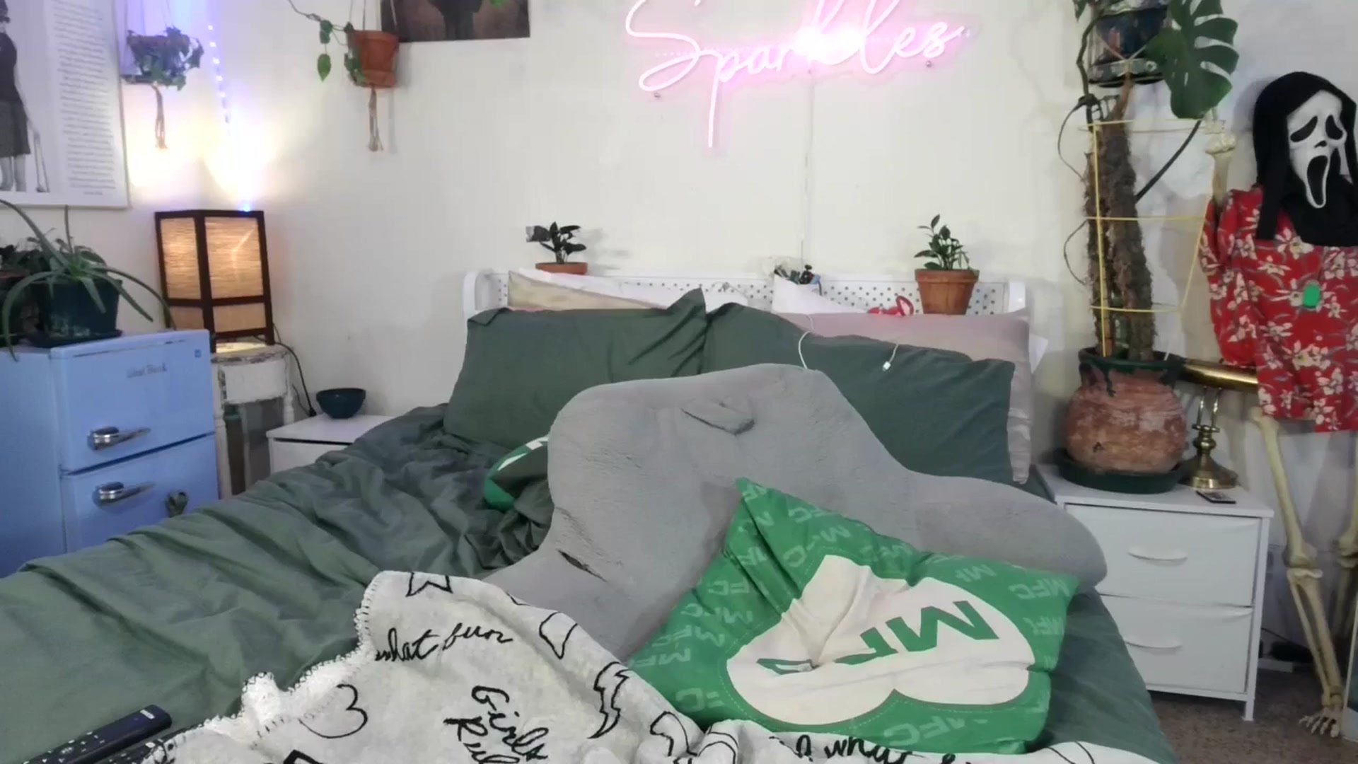 Gallery image thumbnail from SPARKL3S's myfreecams stream on, 06/23/2025, 09:47 image 10 of 20