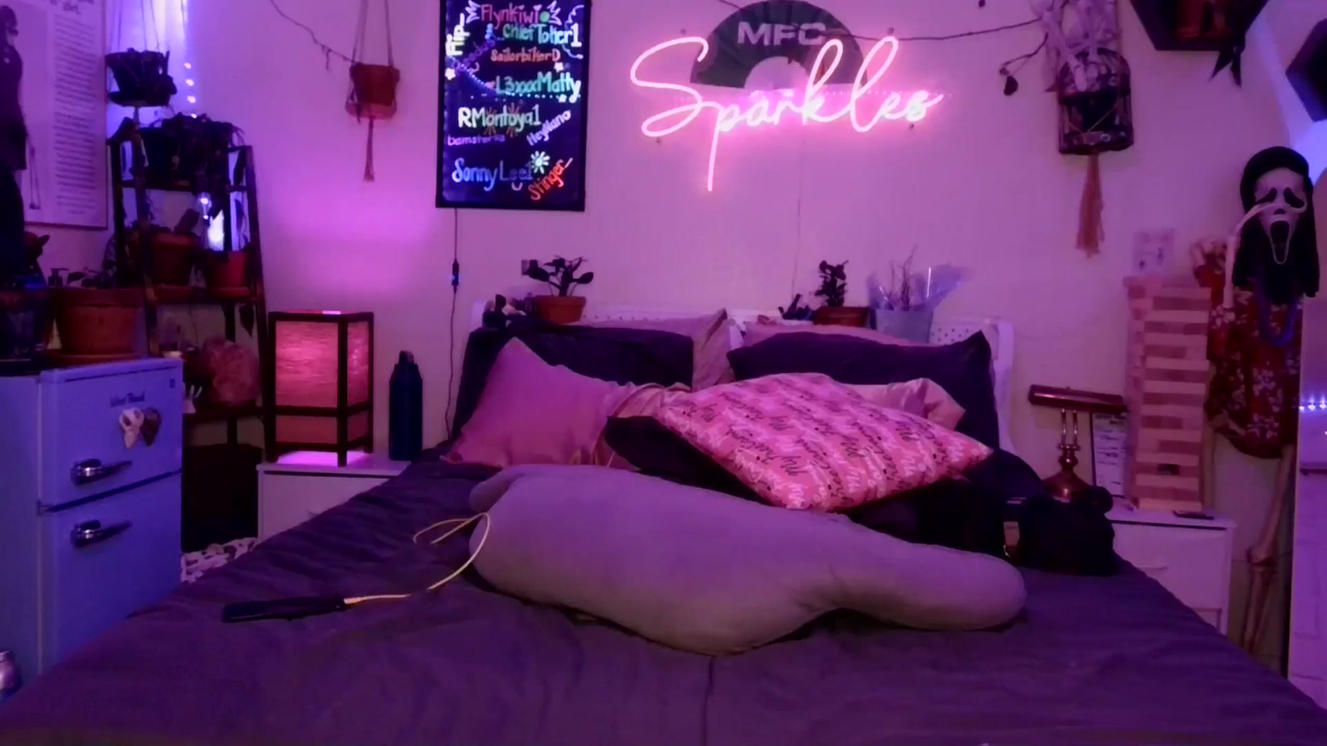 Gallery image thumbnail from SPARKL3S's myfreecams stream on, 10/11/2025, 08:08 image 13 of 20