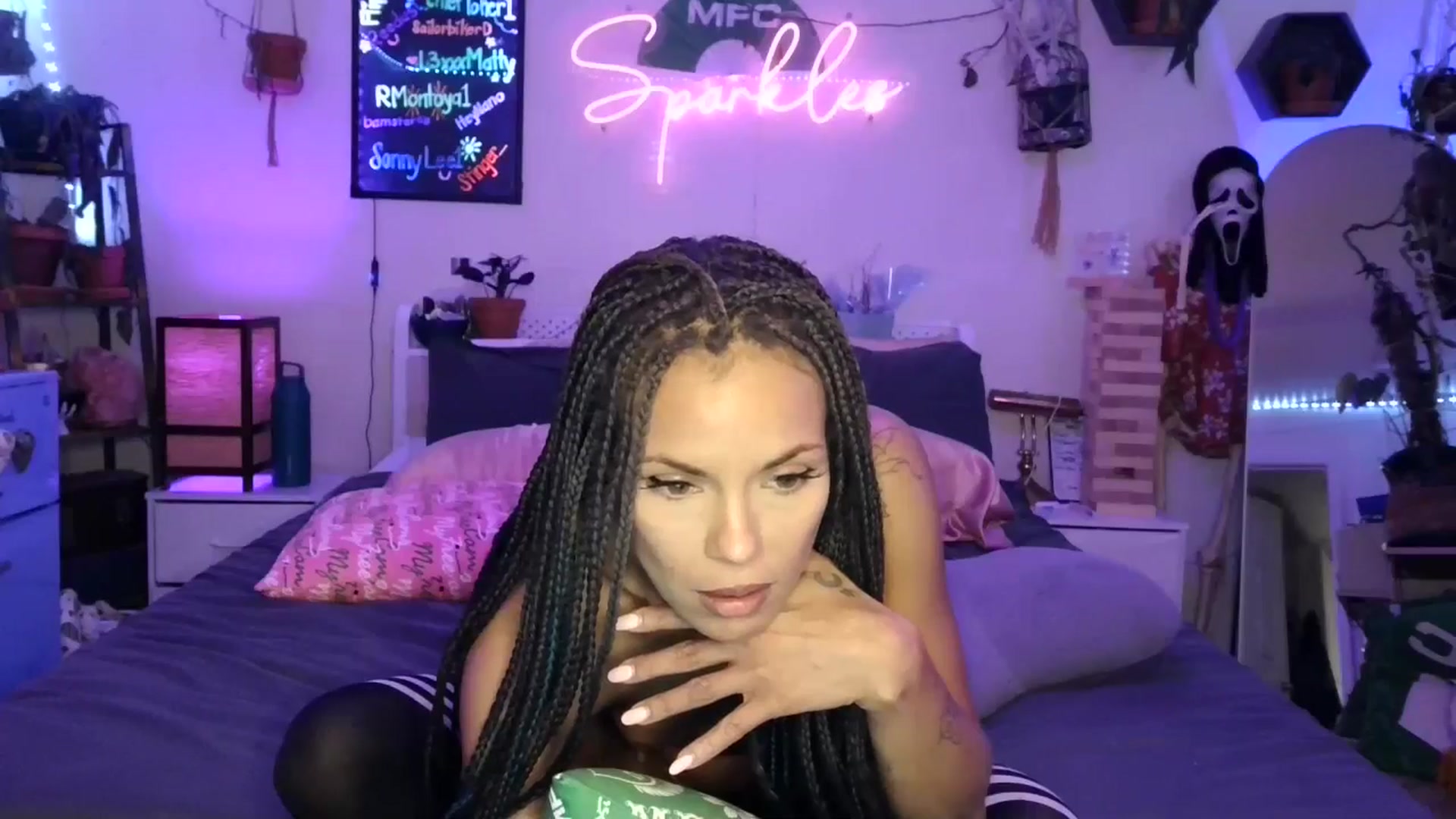Gallery image thumbnail from SPARKL3S's myfreecams stream on, 10/12/2025, 12:00 image 11 of 20