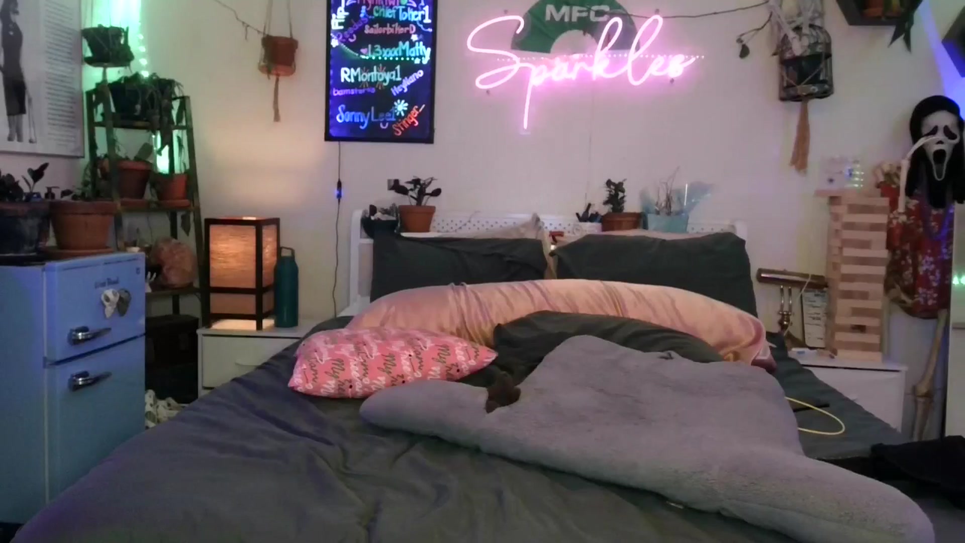 Gallery image thumbnail from SPARKL3S's myfreecams stream on, 10/12/2025, 12:00 image 5 of 20