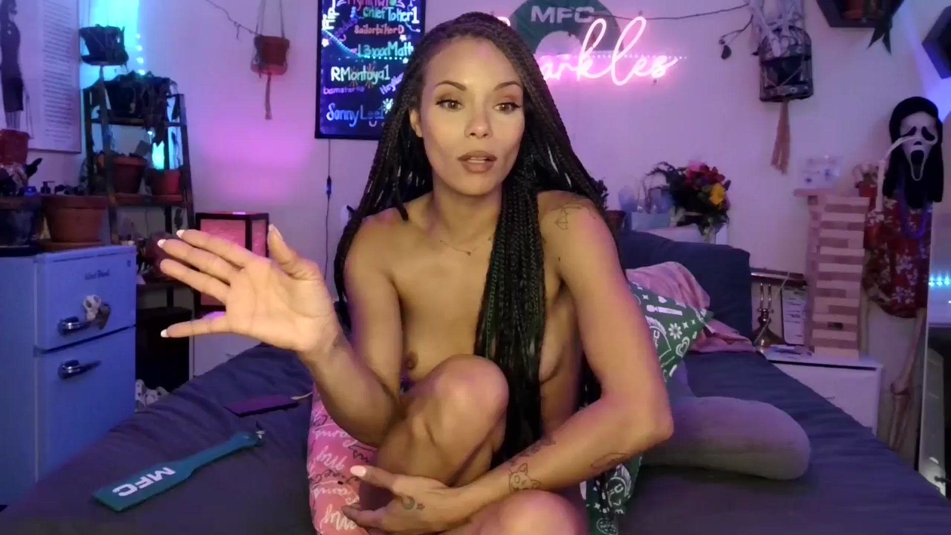 Gallery image thumbnail from SPARKL3S's myfreecams stream on, 10/14/2025, 09:58 image 4 of 20