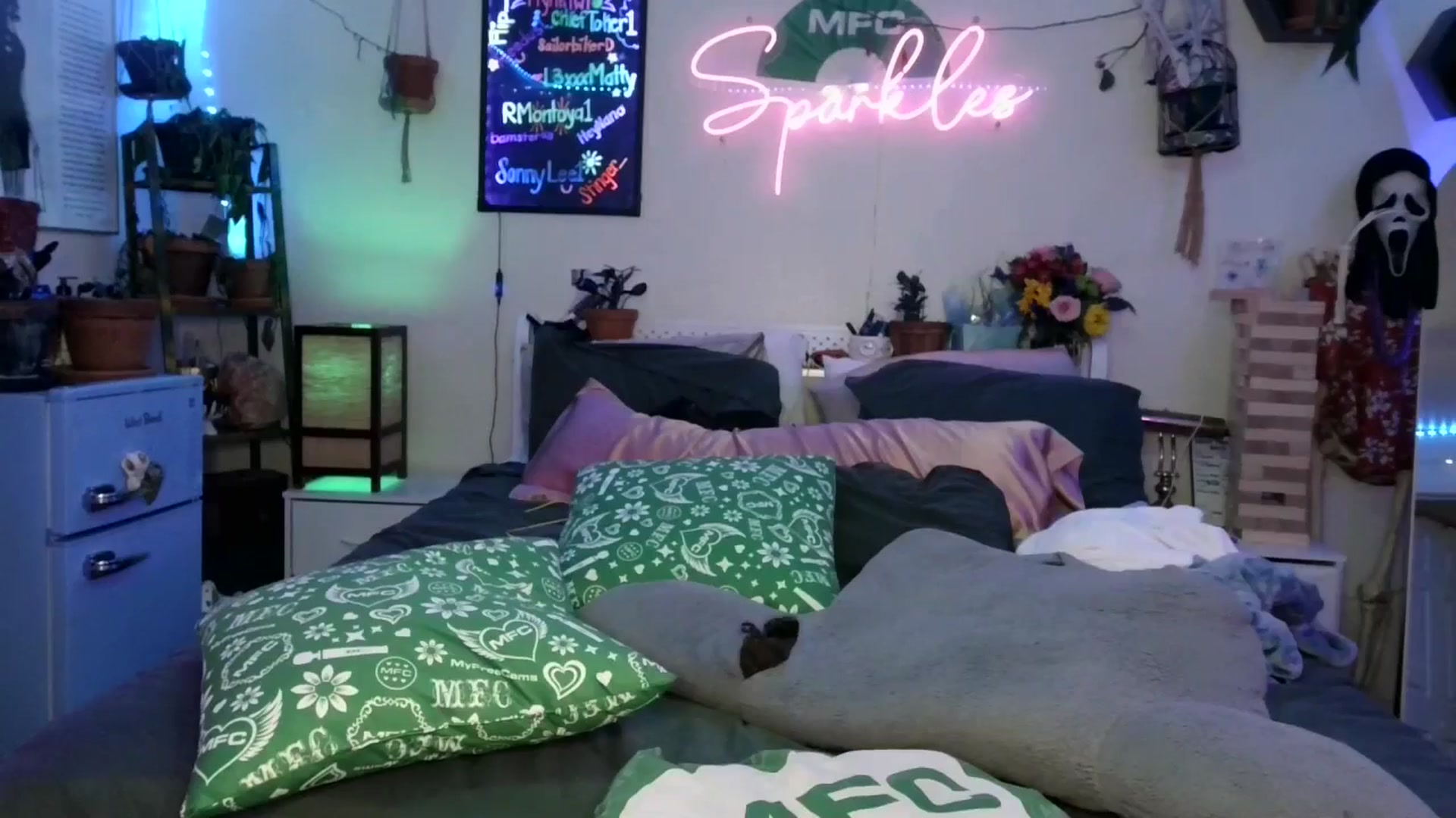 Gallery image thumbnail from SPARKL3S's myfreecams stream on, 10/14/2025, 11:12 image 14 of 20