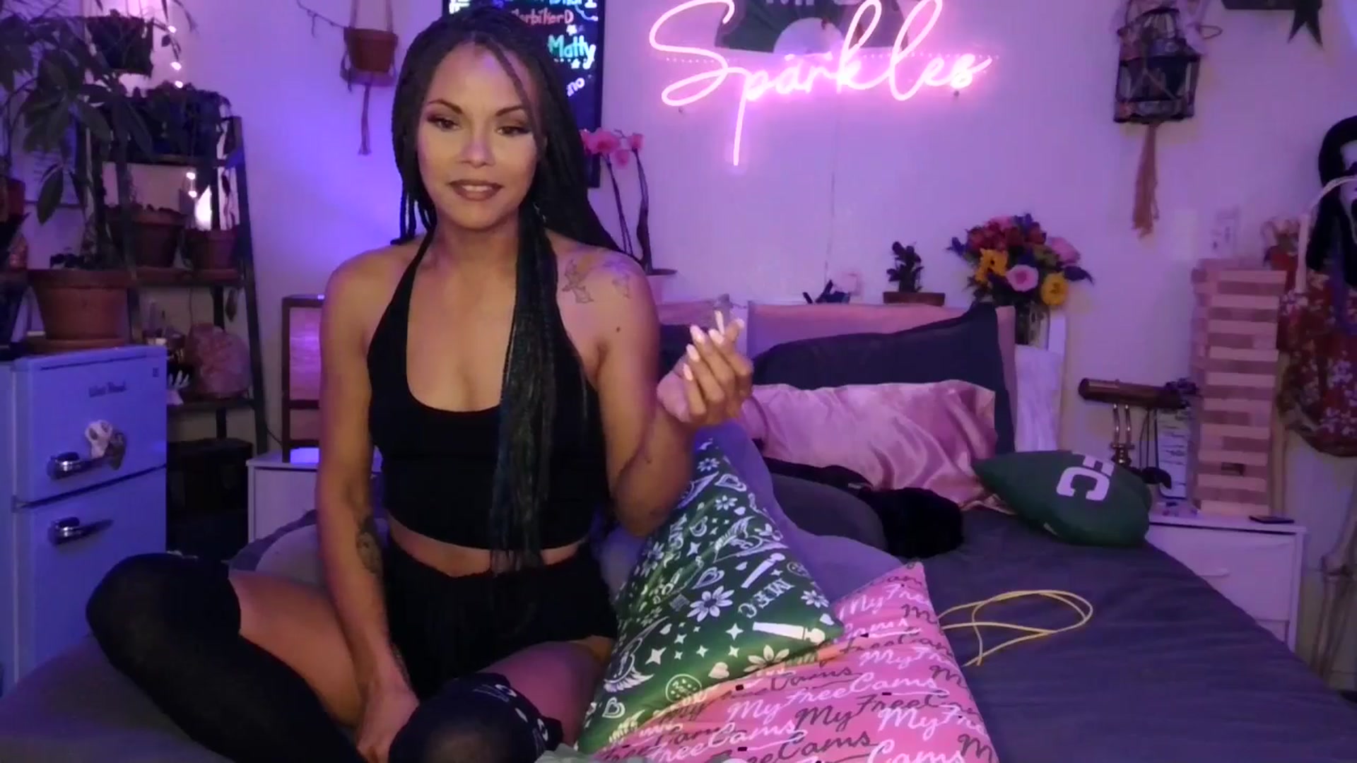 Gallery image thumbnail from SPARKL3S's myfreecams stream on, 10/15/2025, 10:24 image 8 of 20