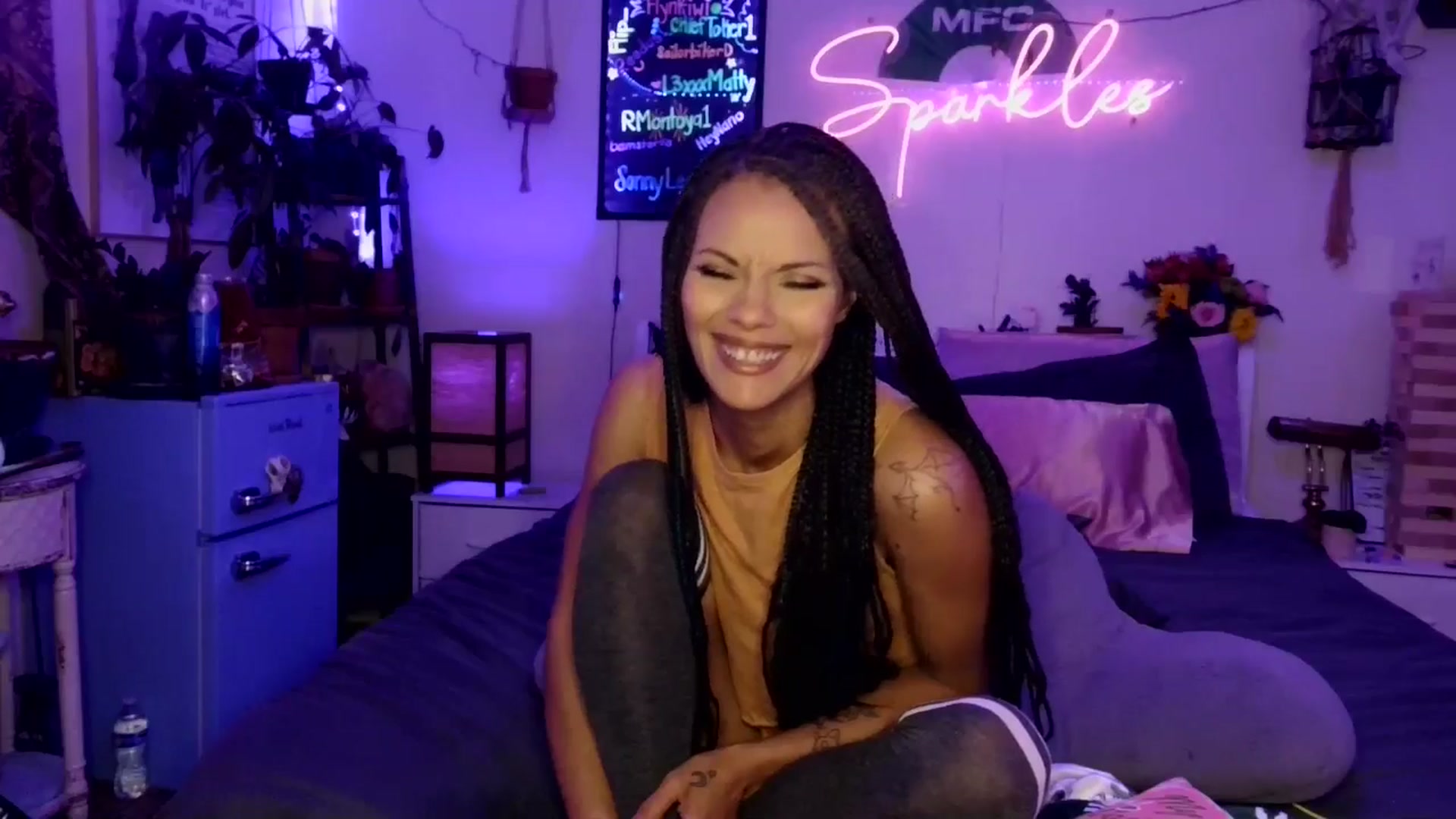 Gallery image thumbnail from SPARKL3S's myfreecams stream on, 10/17/2025, 08:26 image 15 of 20
