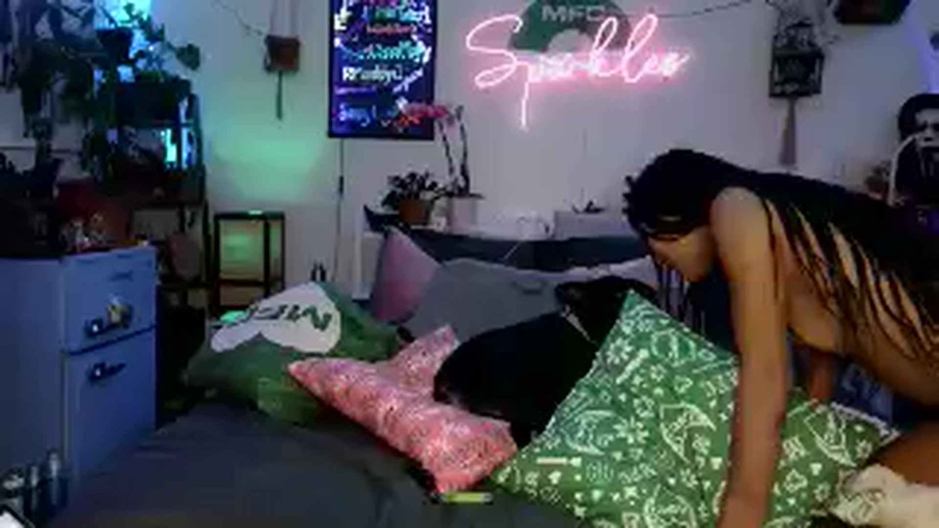 Gallery image thumbnail from SPARKL3S's myfreecams stream on, 10/18/2025, 10:12 image 20 of 20