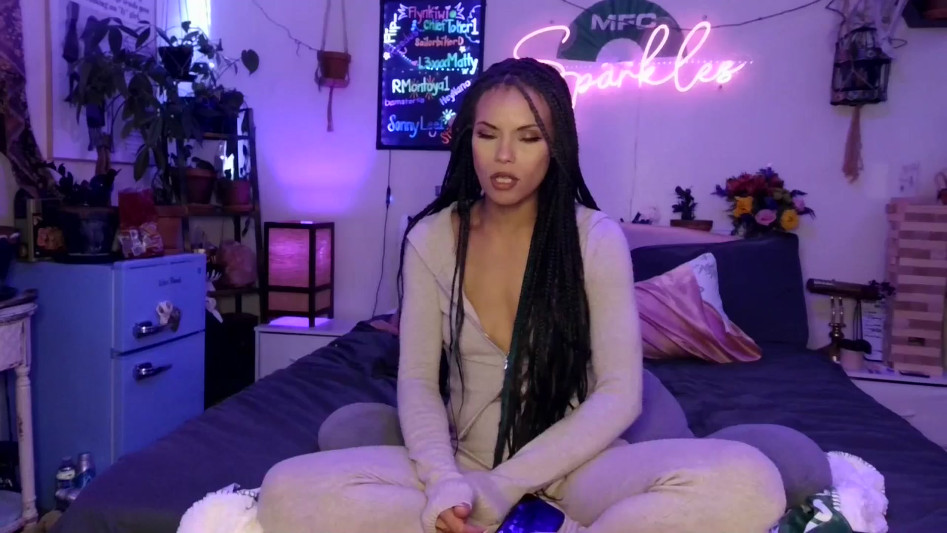 Gallery image thumbnail from SPARKL3S's myfreecams stream on, 10/19/2025, 10:06 image 5 of 20