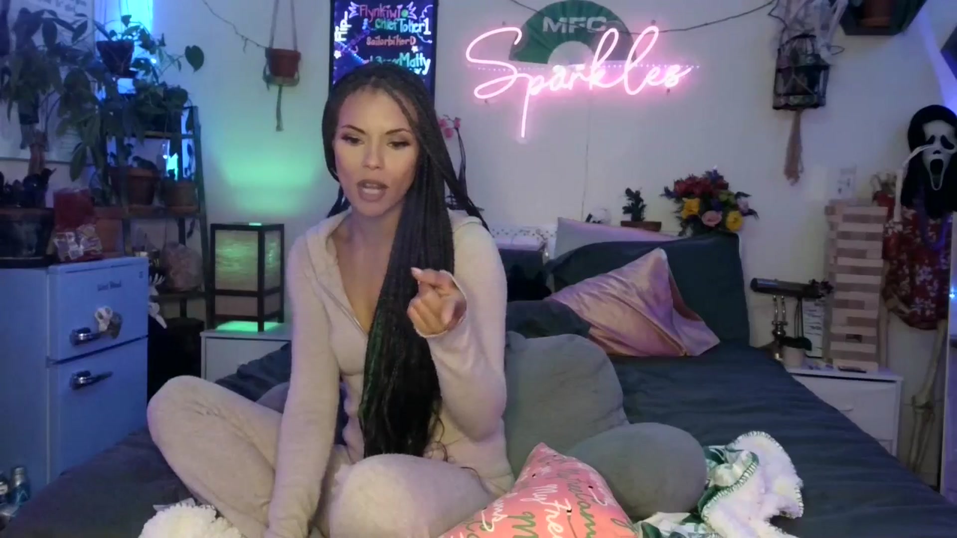 Gallery image thumbnail from SPARKL3S's myfreecams stream on, 10/19/2025, 10:06 image 3 of 20