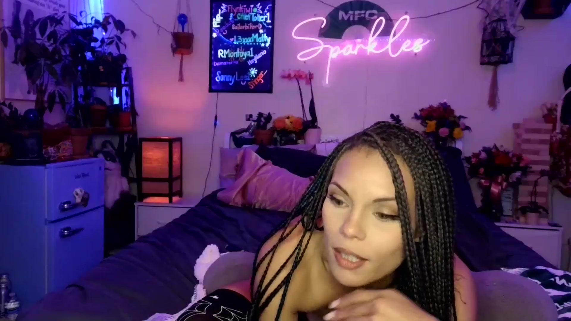 Gallery image thumbnail from SPARKL3S's myfreecams stream on, 10/21/2025, 08:17 image 3 of 20
