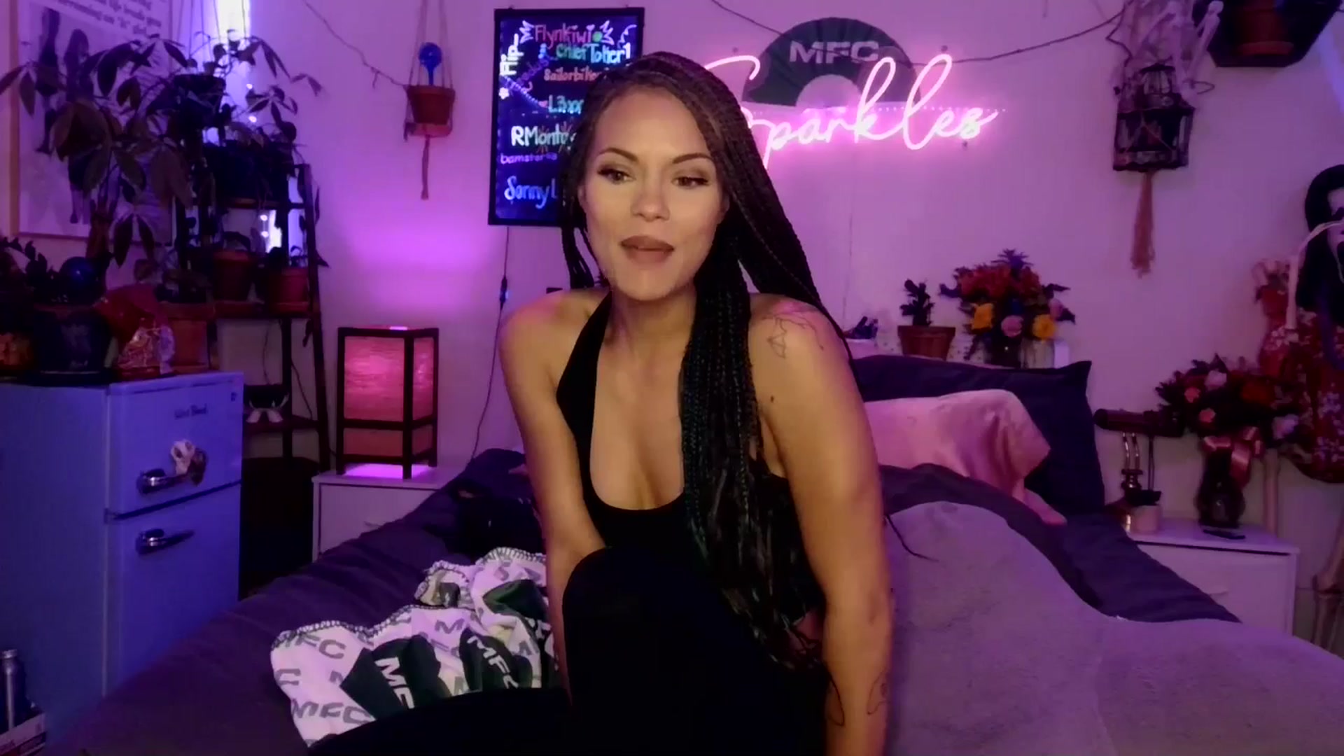 Gallery image thumbnail from SPARKL3S's myfreecams stream on, 10/22/2025, 07:12 image 7 of 20
