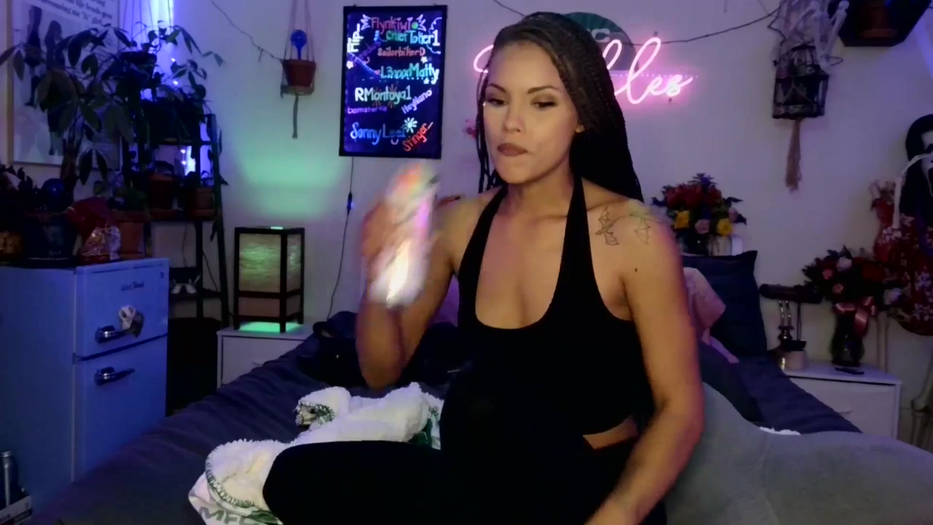 Gallery image thumbnail from SPARKL3S's myfreecams stream on, 10/22/2025, 07:12 image 4 of 20