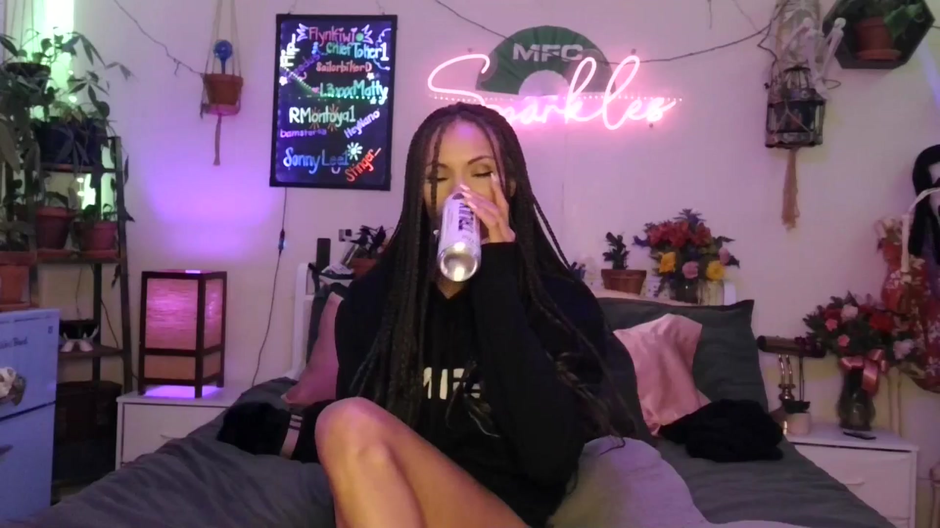 Gallery image thumbnail from SPARKL3S's myfreecams stream on, 10/22/2025, 09:09 image 11 of 20